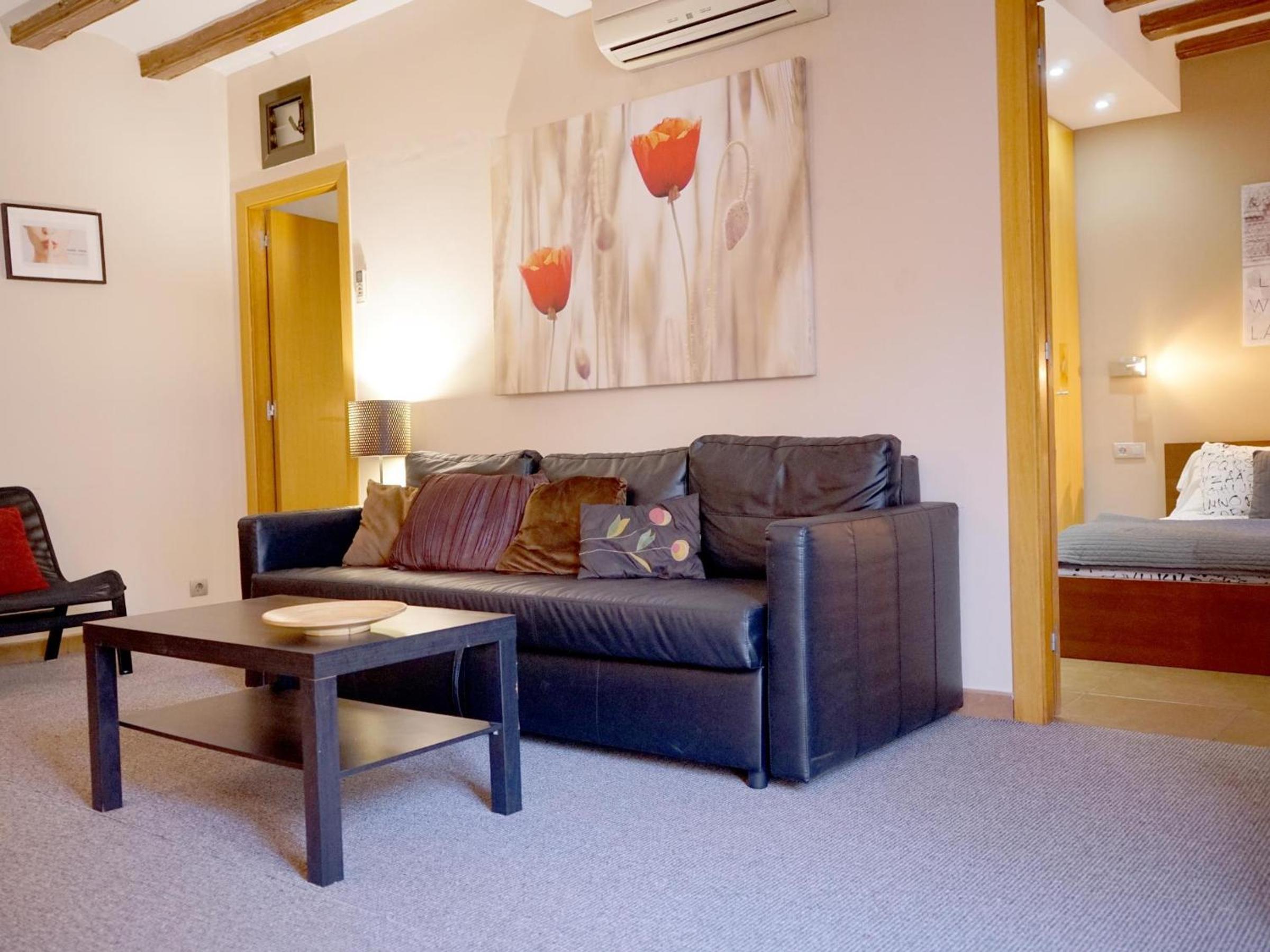 Apartment photo 2