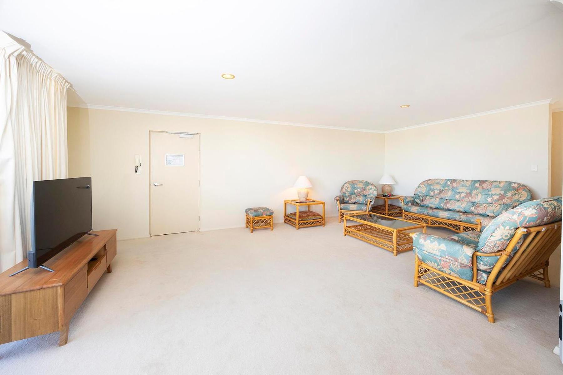 Three-Bedroom Apartment photo 1