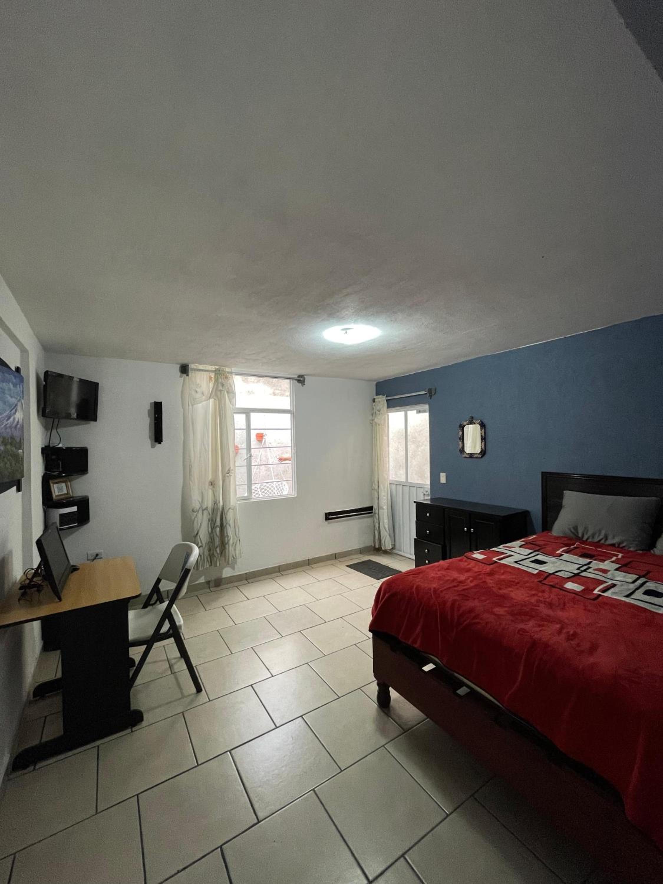 One-Bedroom Apartment photo 3