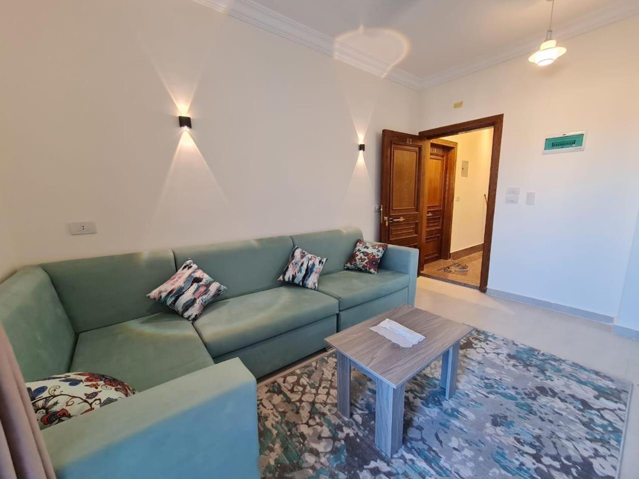 Three-Bedroom Apartment with Balcony photo 2