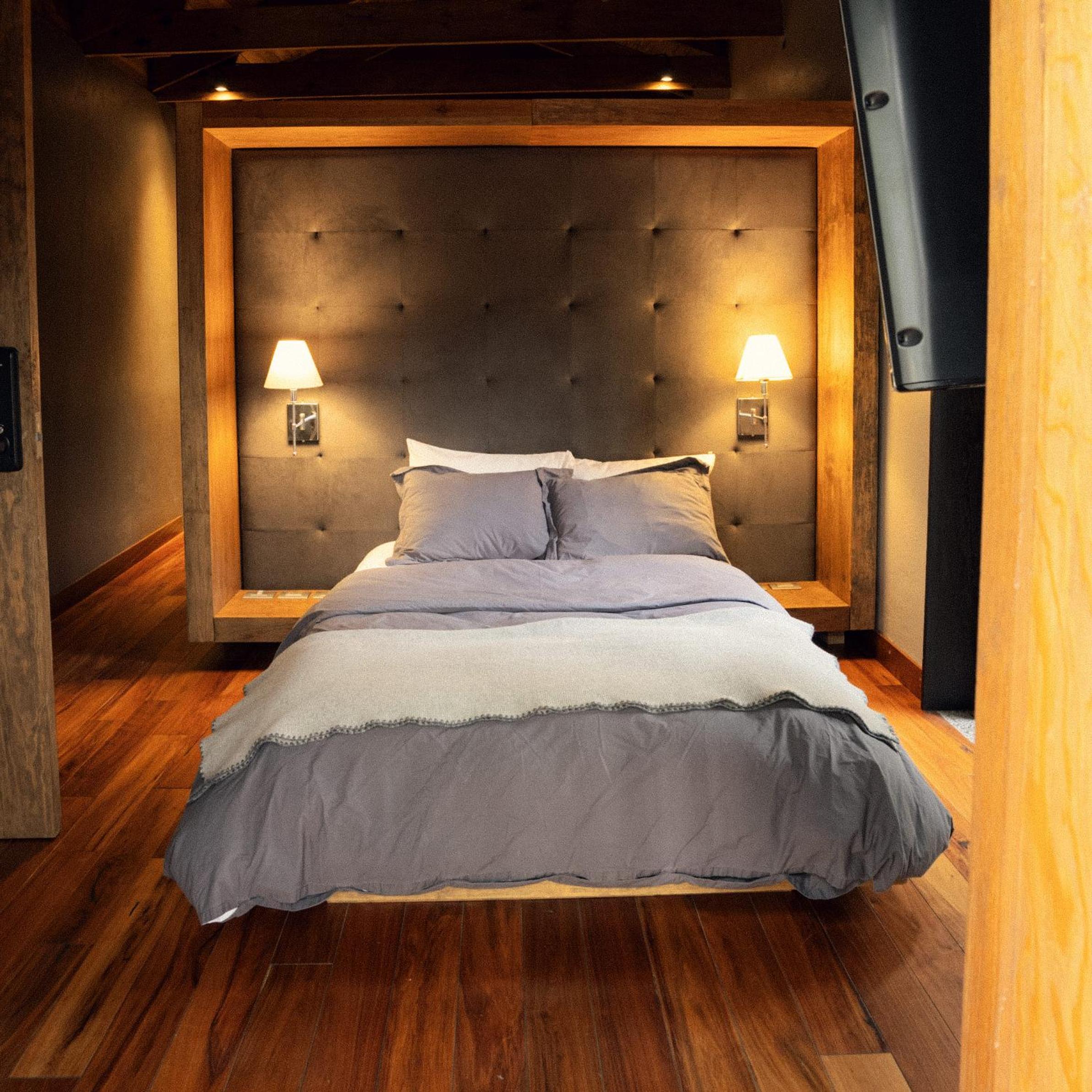 Deluxe Room - Photo 1