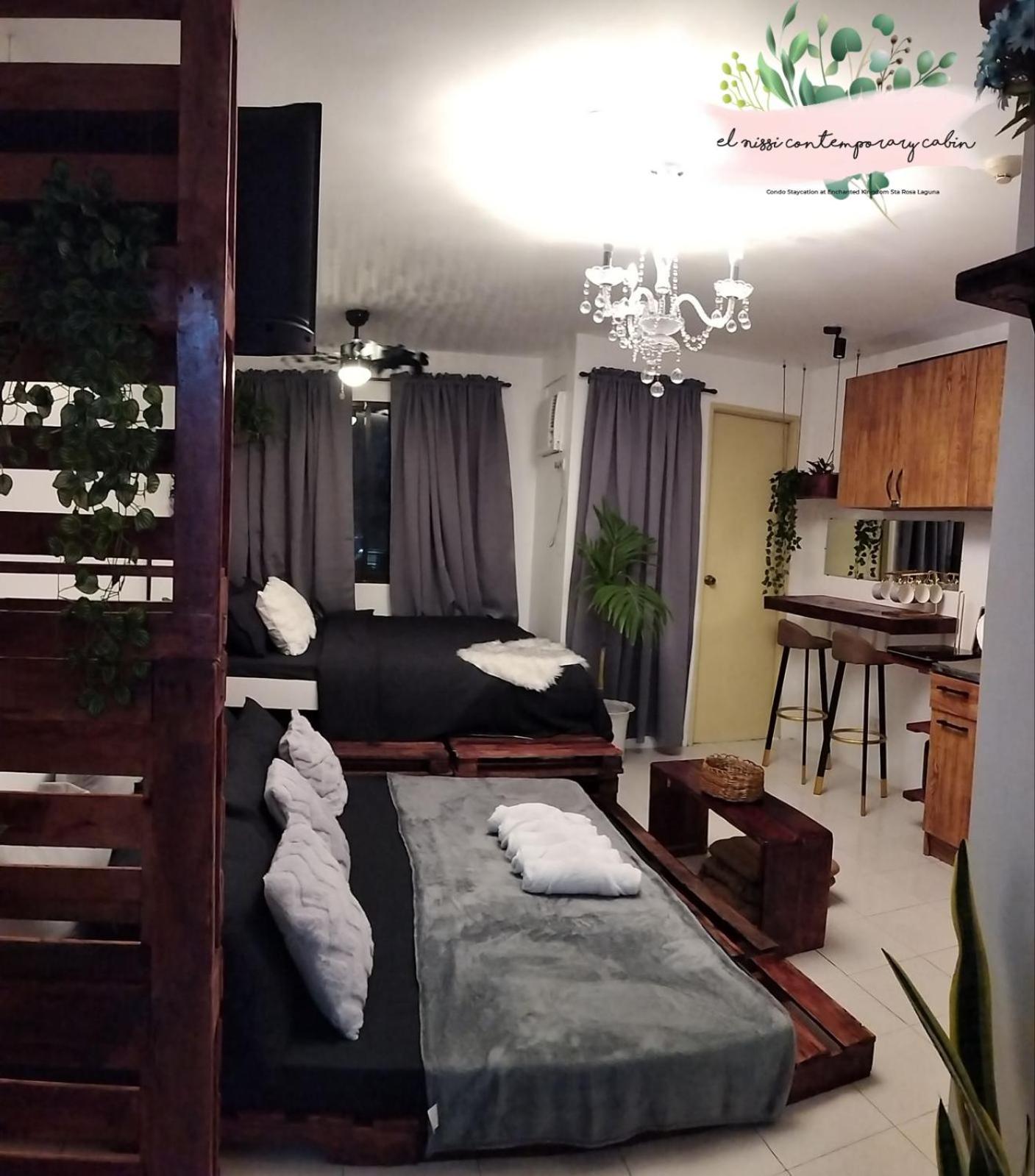 Apartment with Mountain View