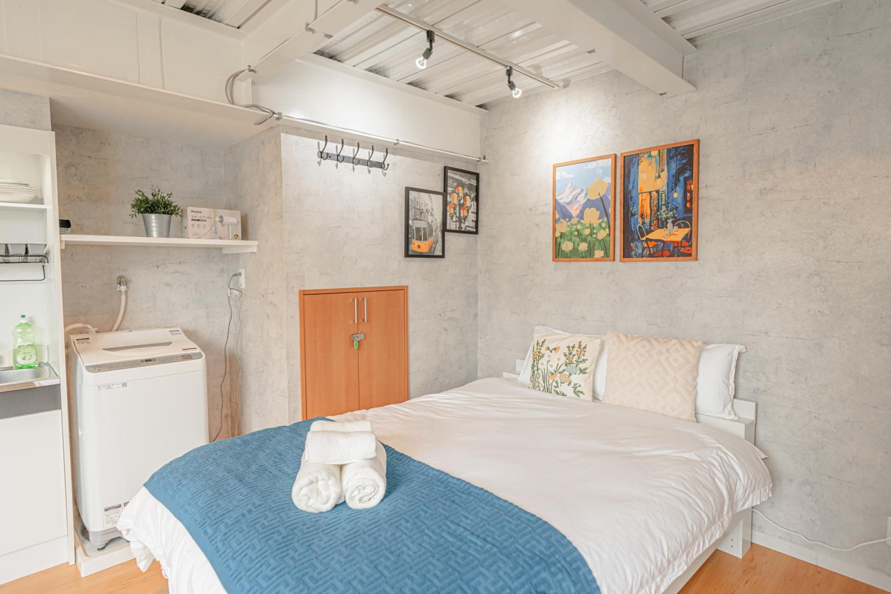 Studio Apartment