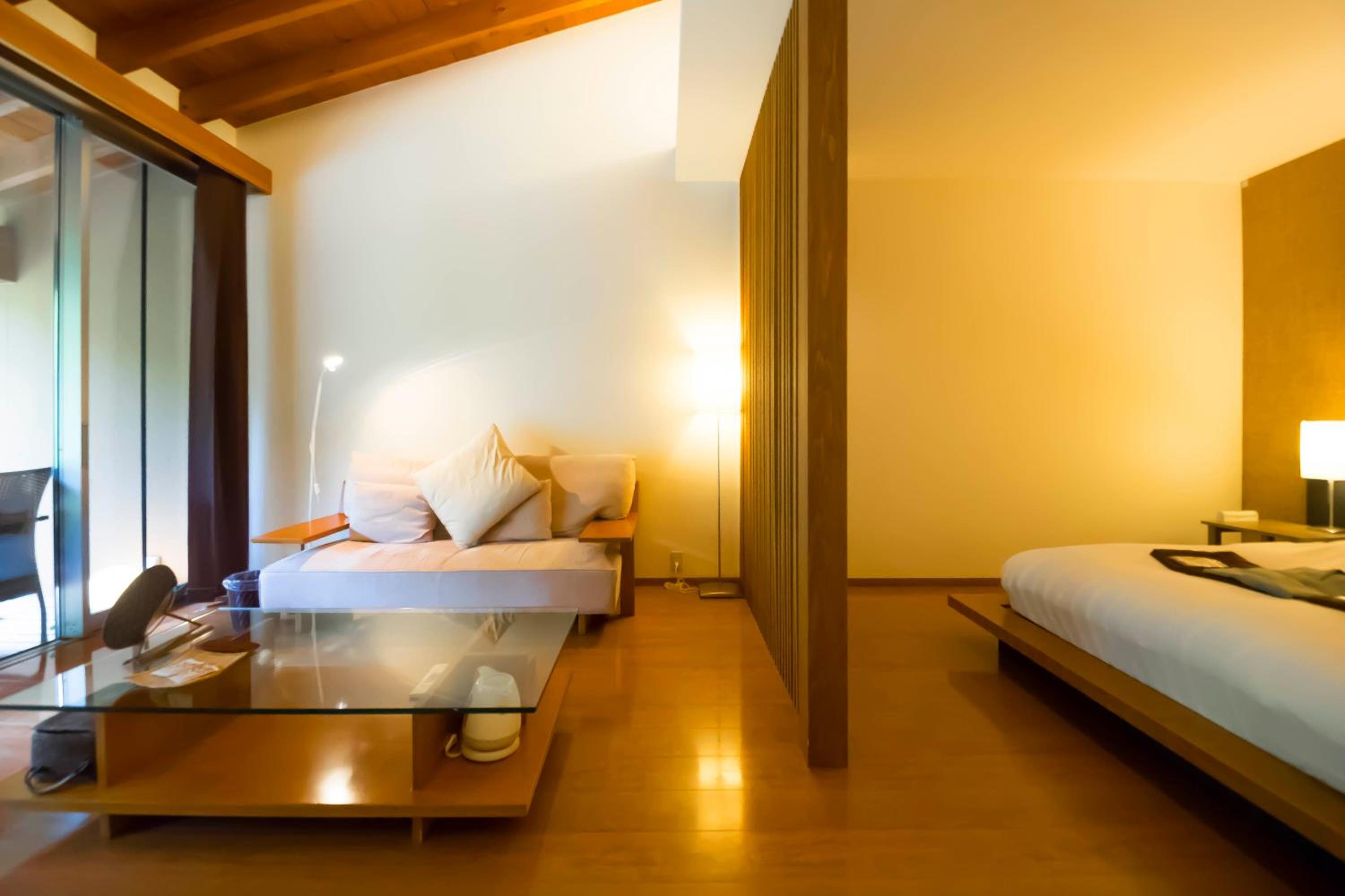 Hollywood Twin Room with Hot Spring Bath photo 3