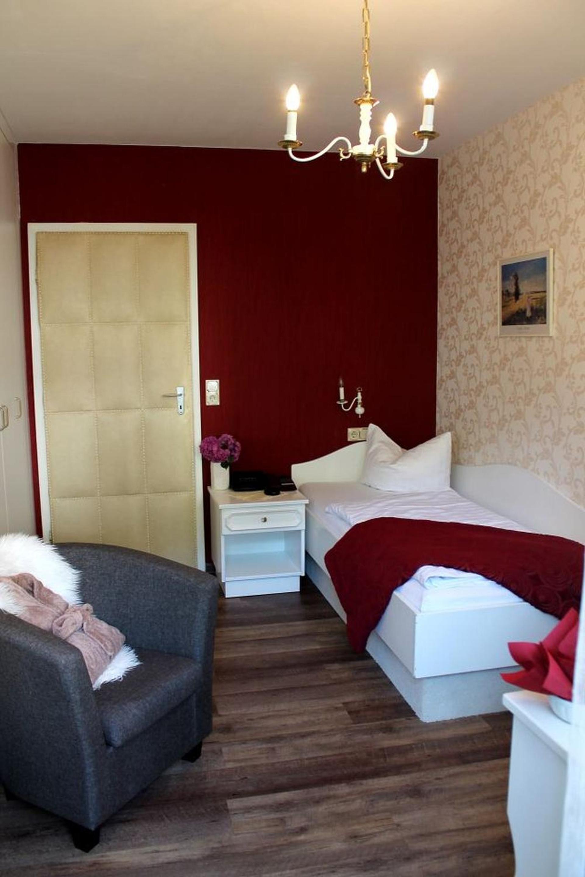 Comfort Single Room with Balcony photo 2
