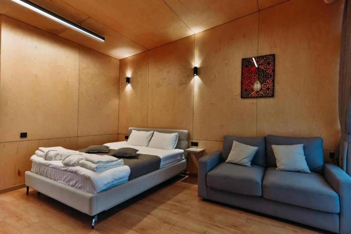 One-Bedroom House photo 3