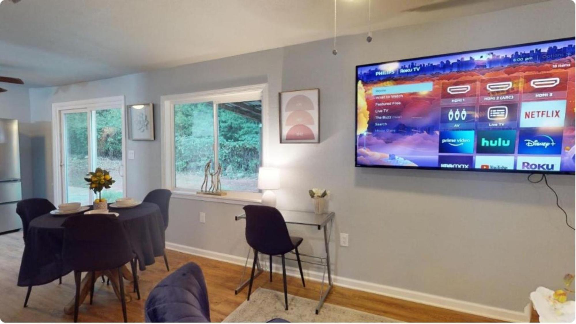 Three-Bedroom House photo 2