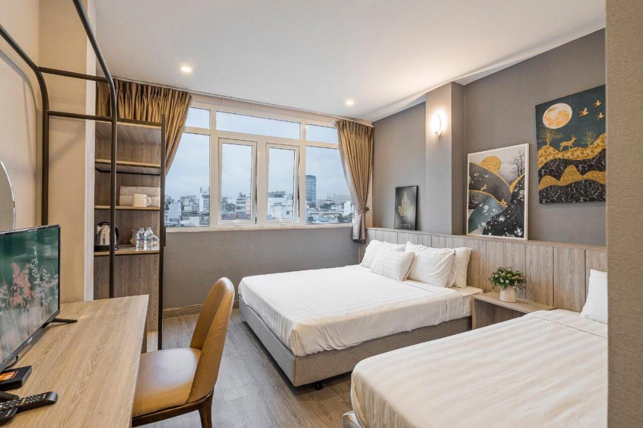 Triple Room With City View