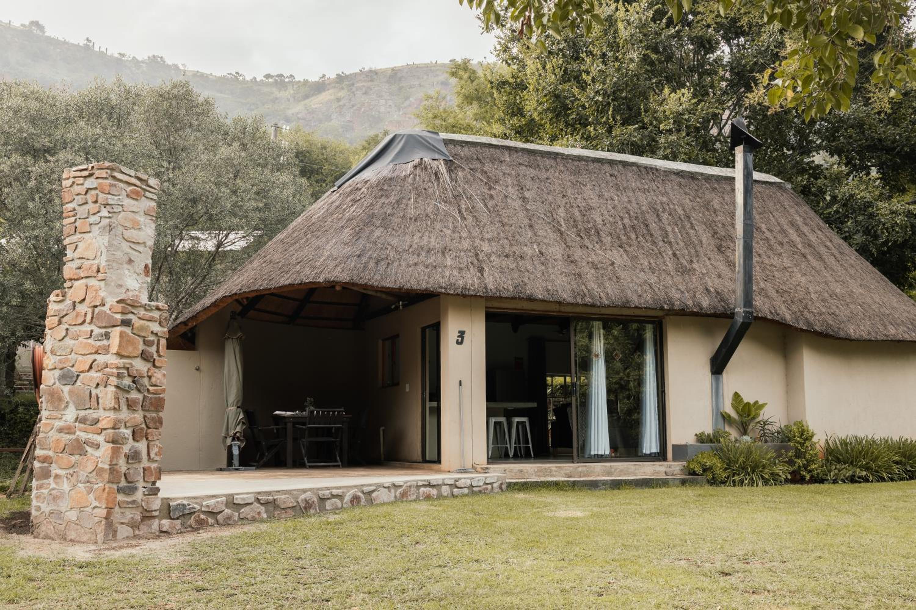 Cottage with Garden View - Photo 3