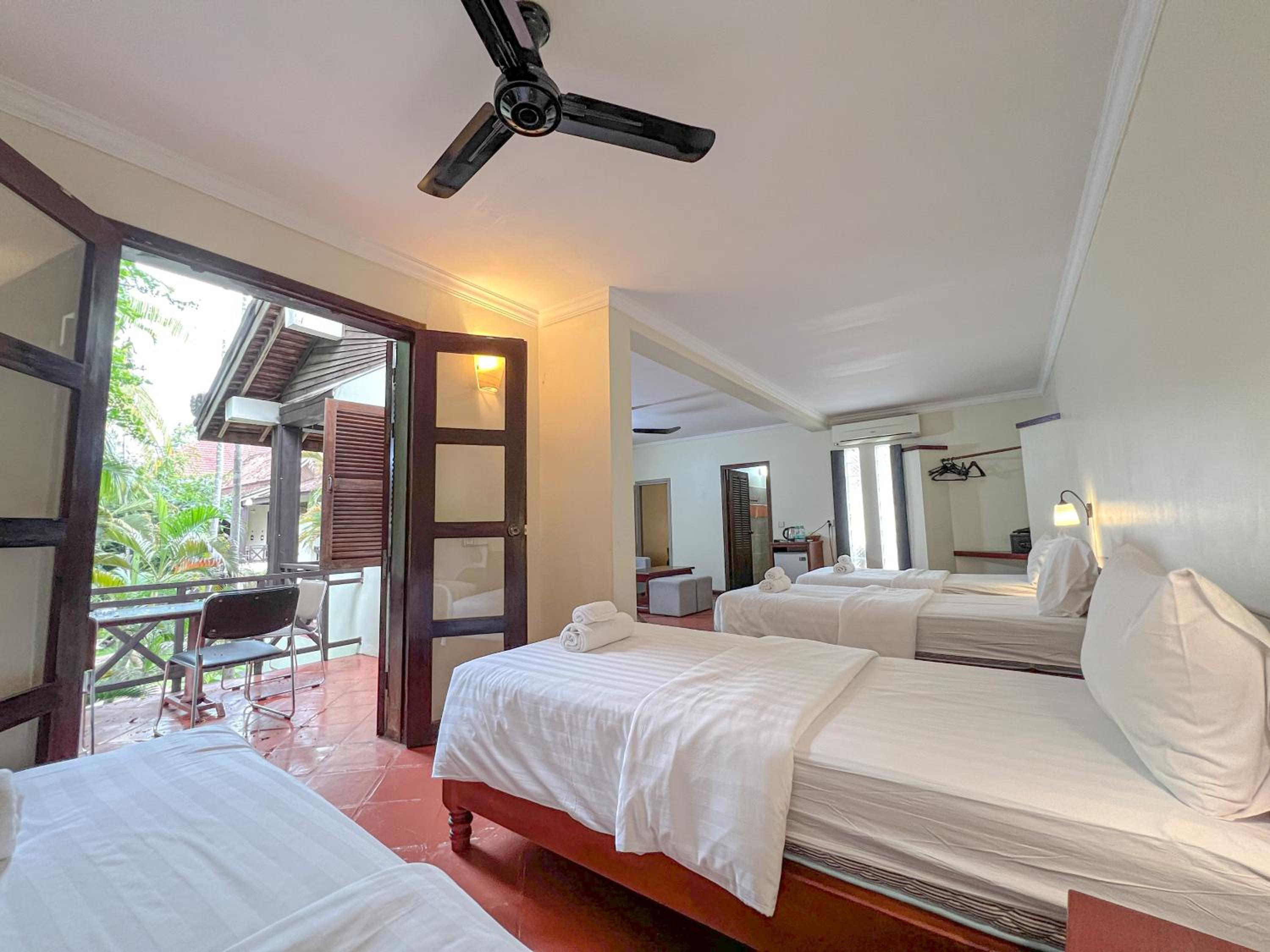 Deluxe Family Room