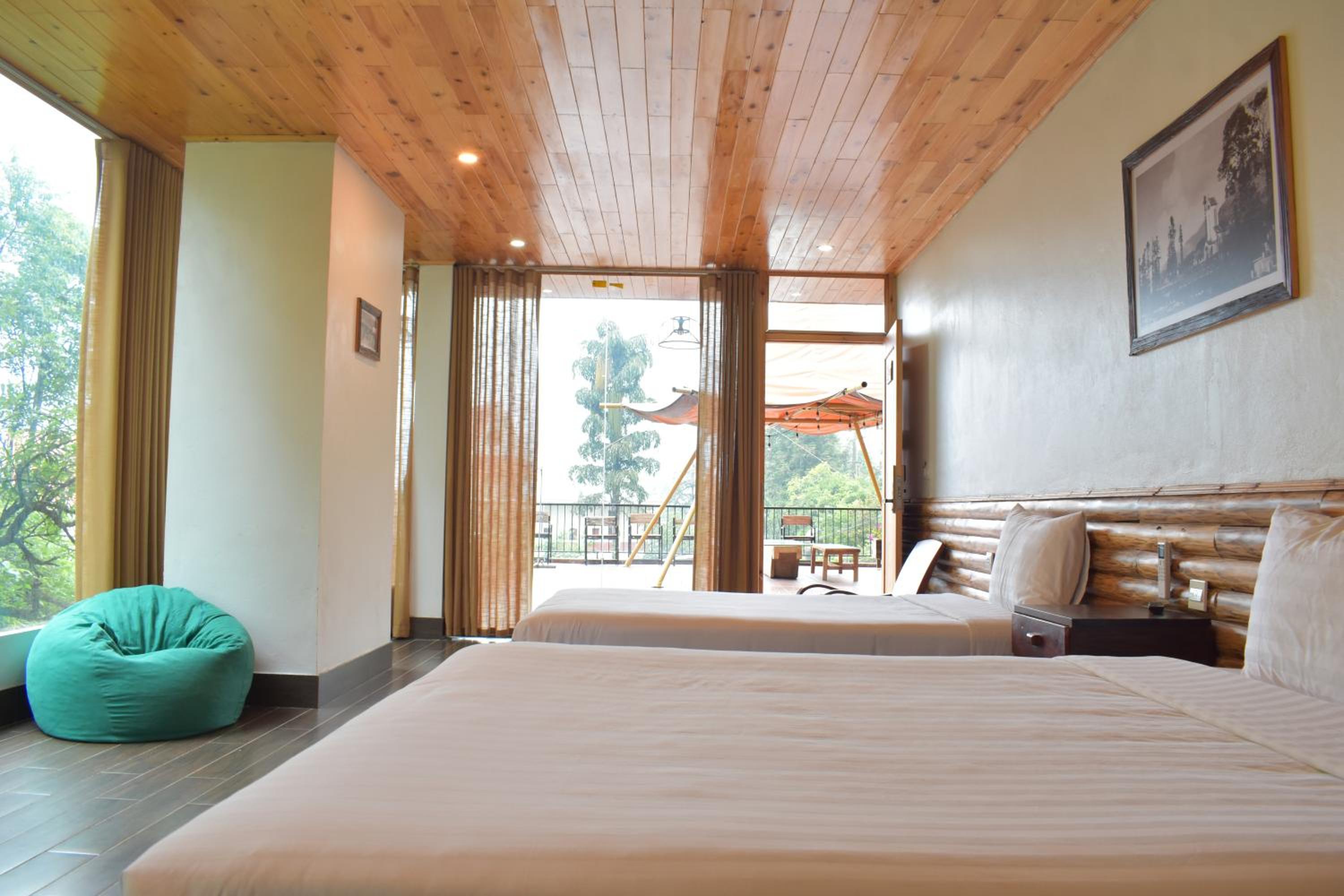 Quadruple Room with Mountain View
