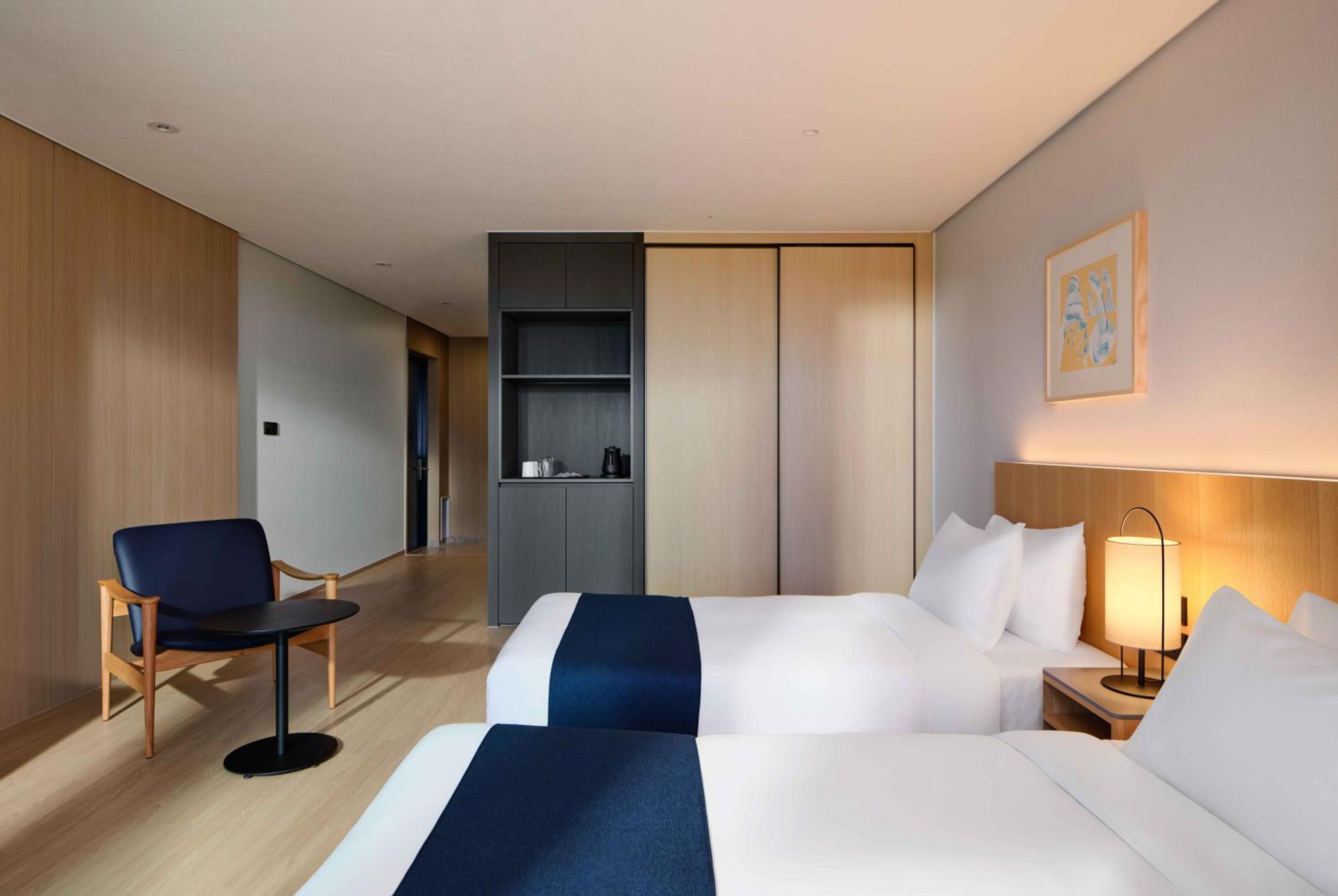Deluxe Twin Room - Photo 1