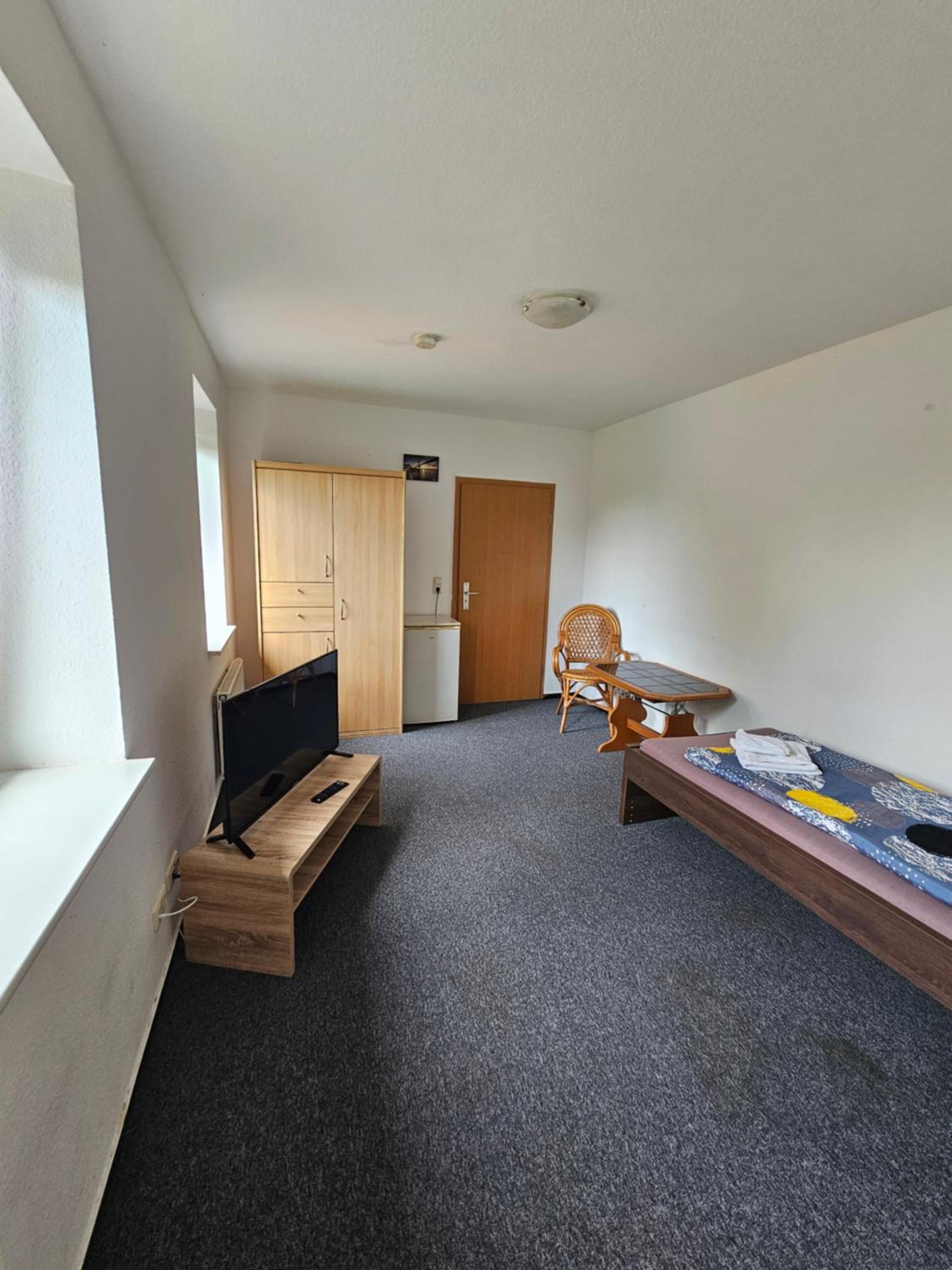 Single Room with Private Bathroom photo 2