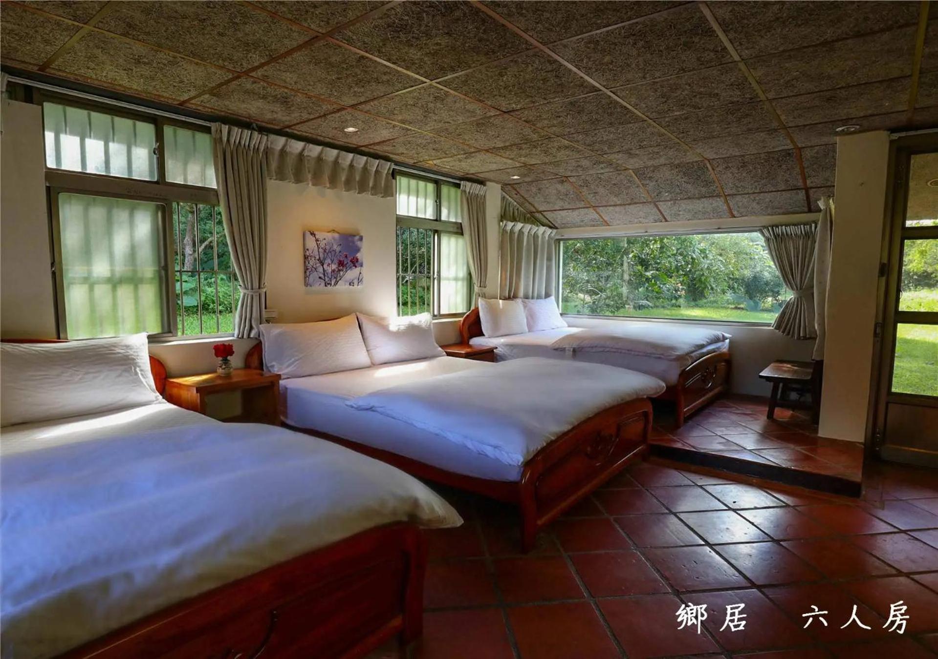 Bungalow with Garden View photo 3