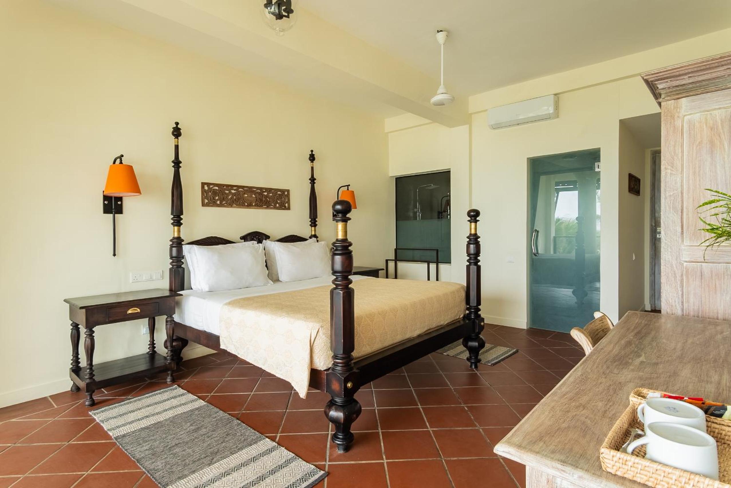 Superior Double Room with Balcony and Sea View