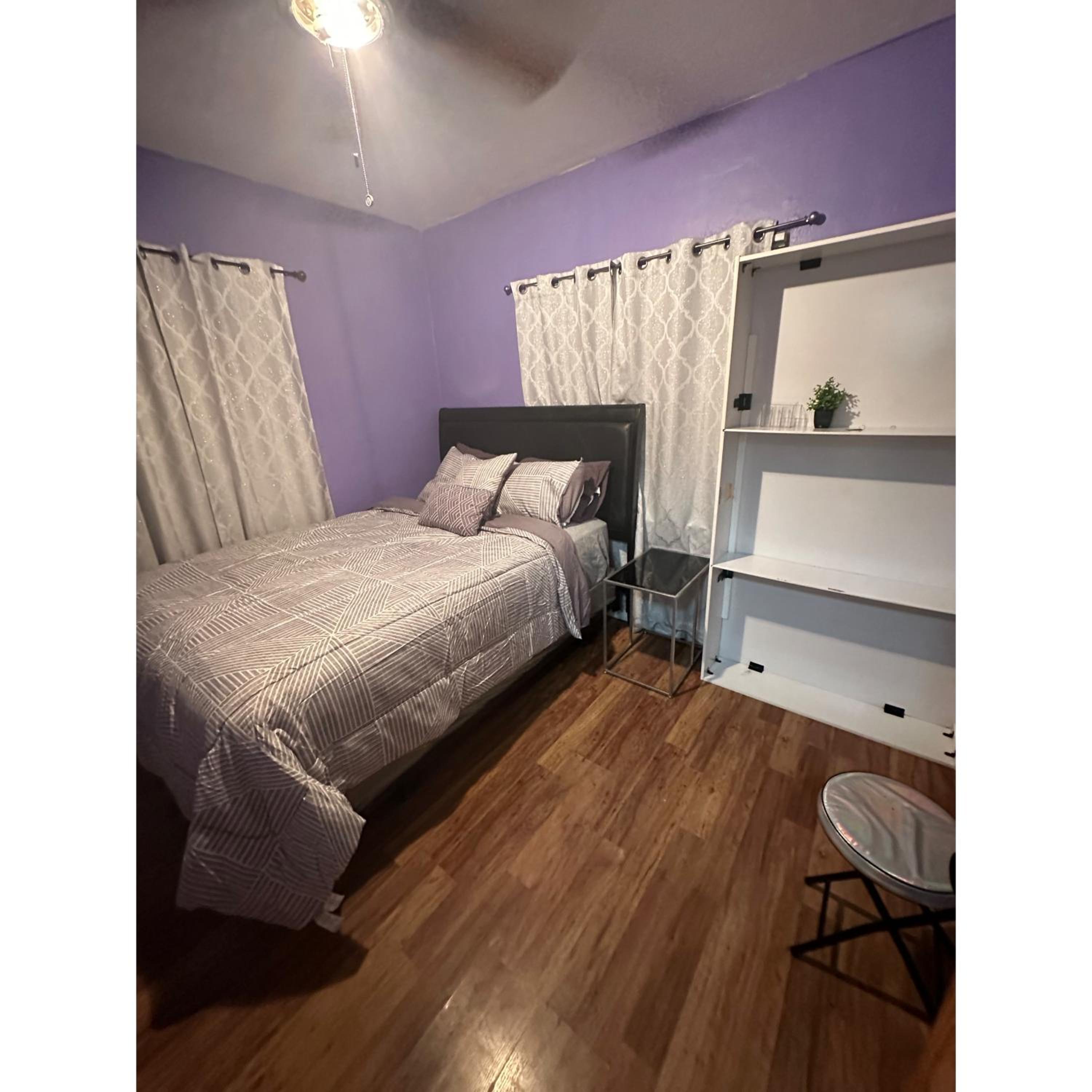 Queen Room photo 1