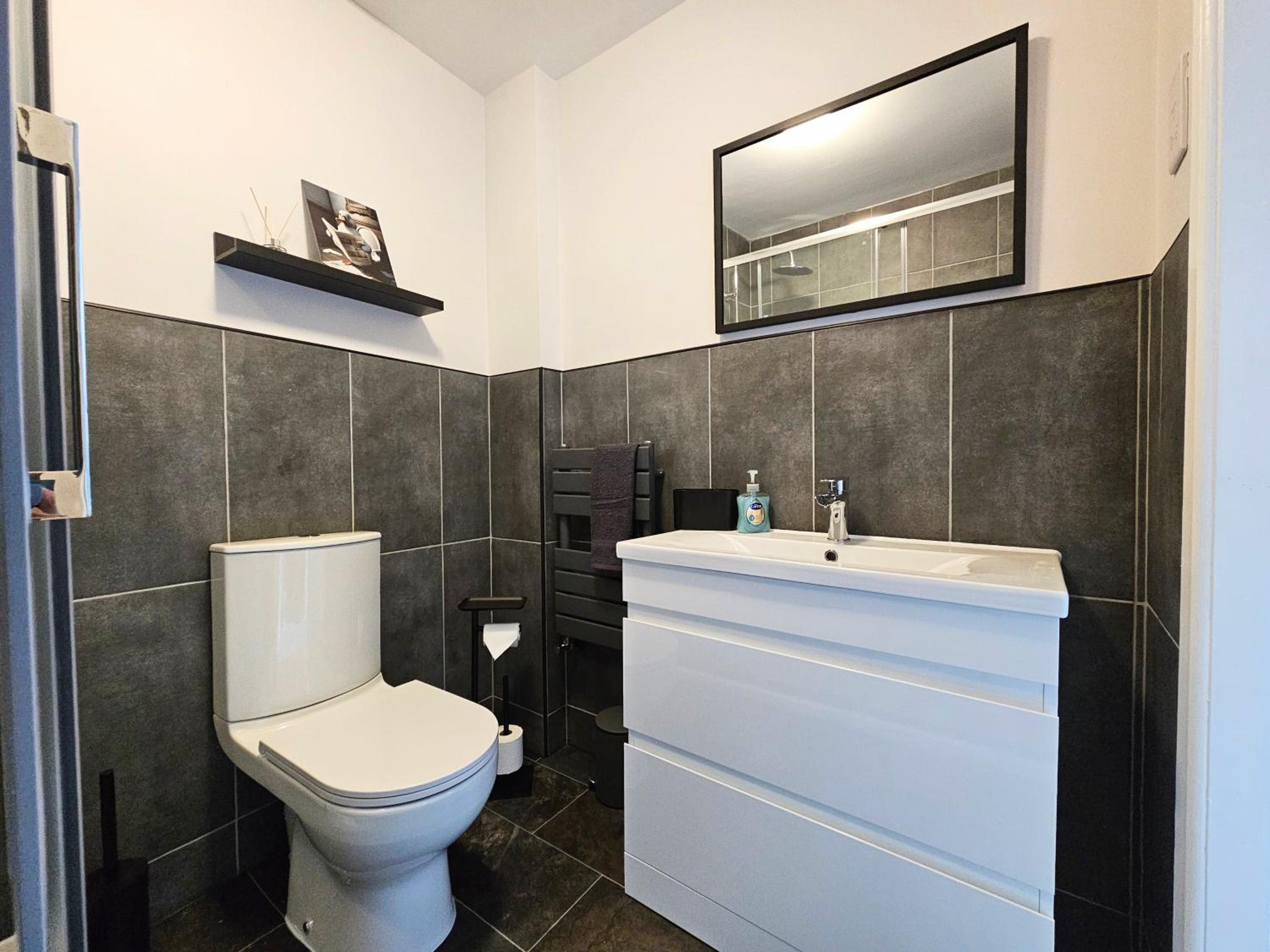 Three-Bedroom House photo 2