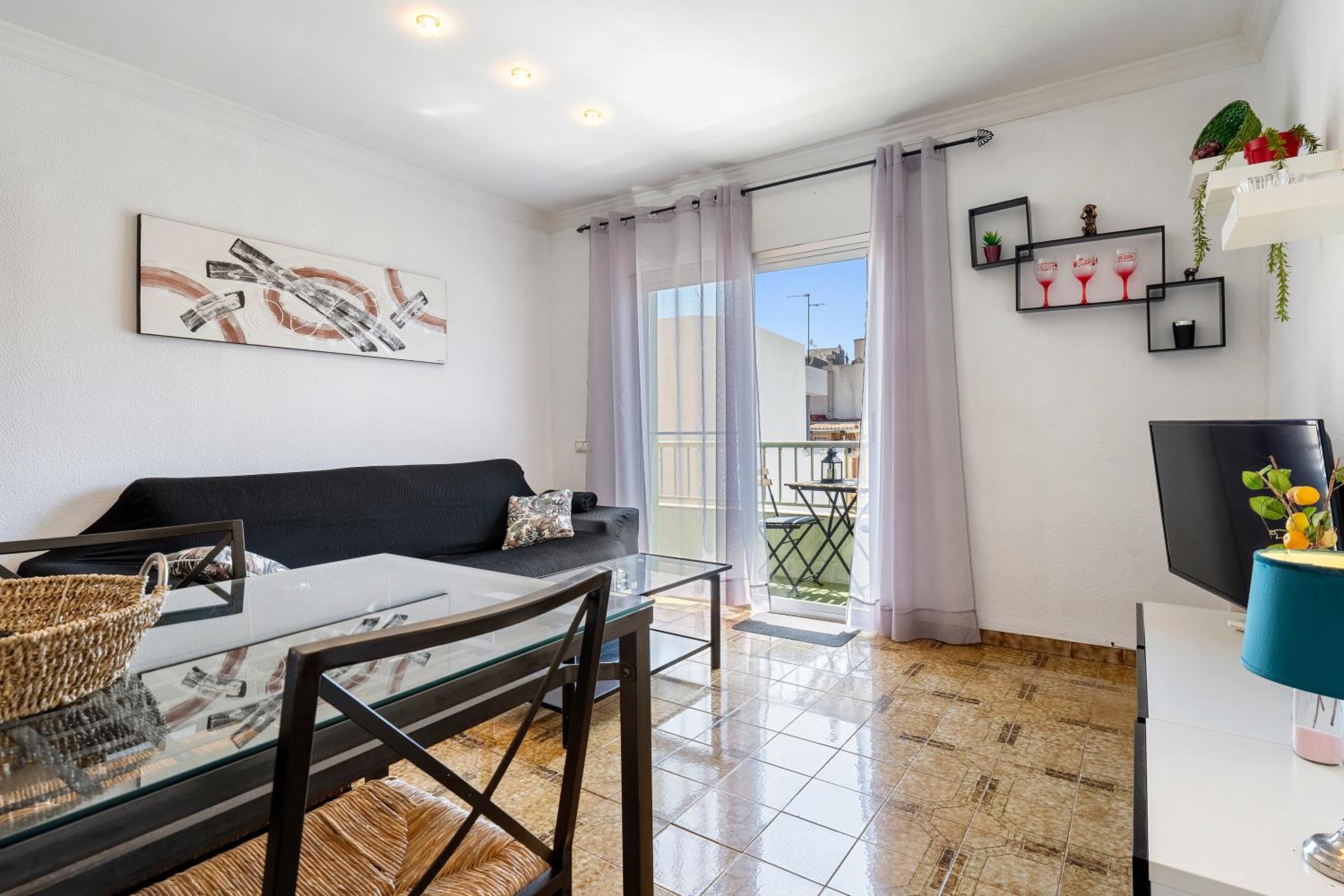 Three-Bedroom Premium Apartment with Balcony photo 2