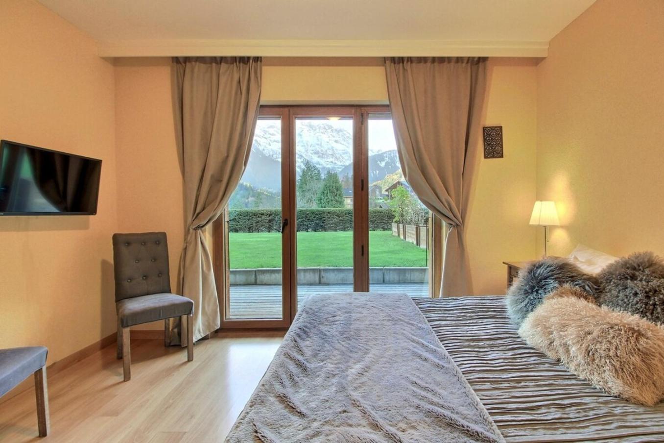 Four-Bedroom House photo 2