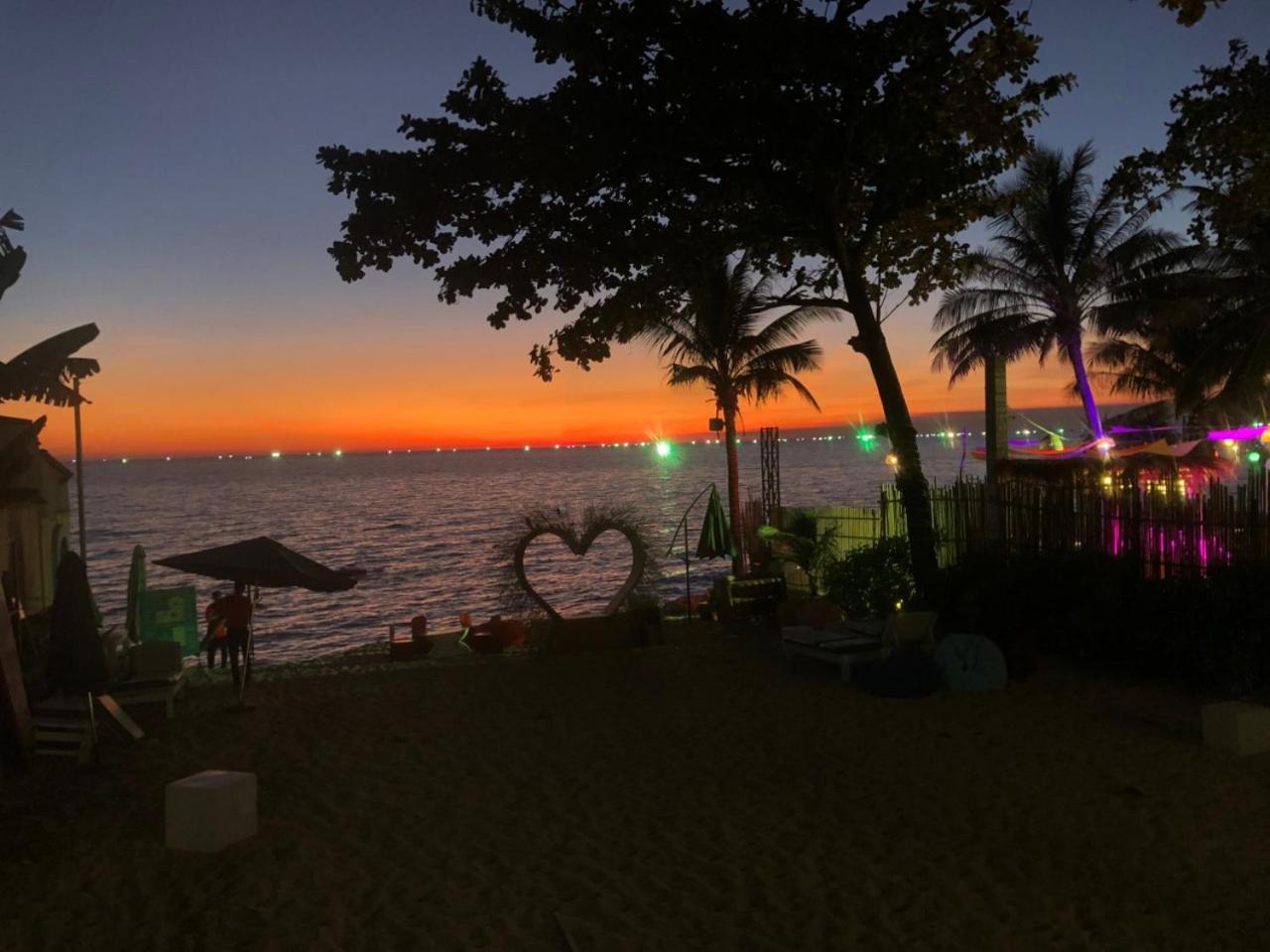Bungalow - Beach Front photo 3