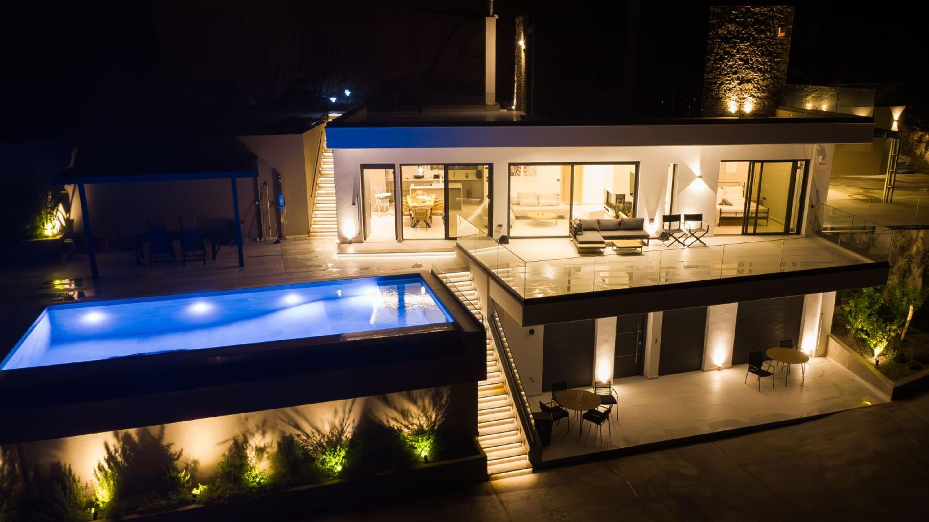 Villa photo 2