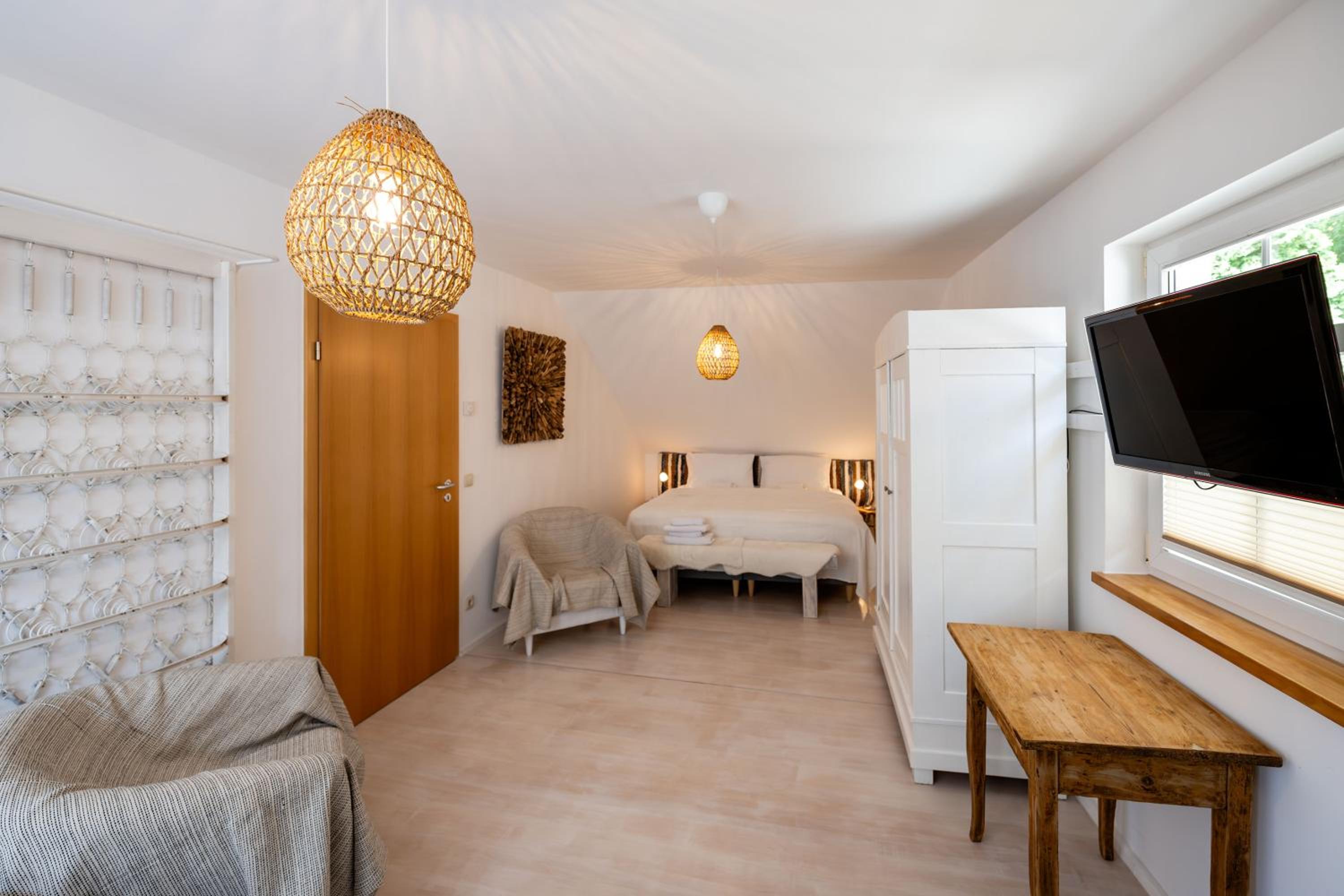 Family suite with 3 bedrooms (3rd floor) in the annex building - Photo 7