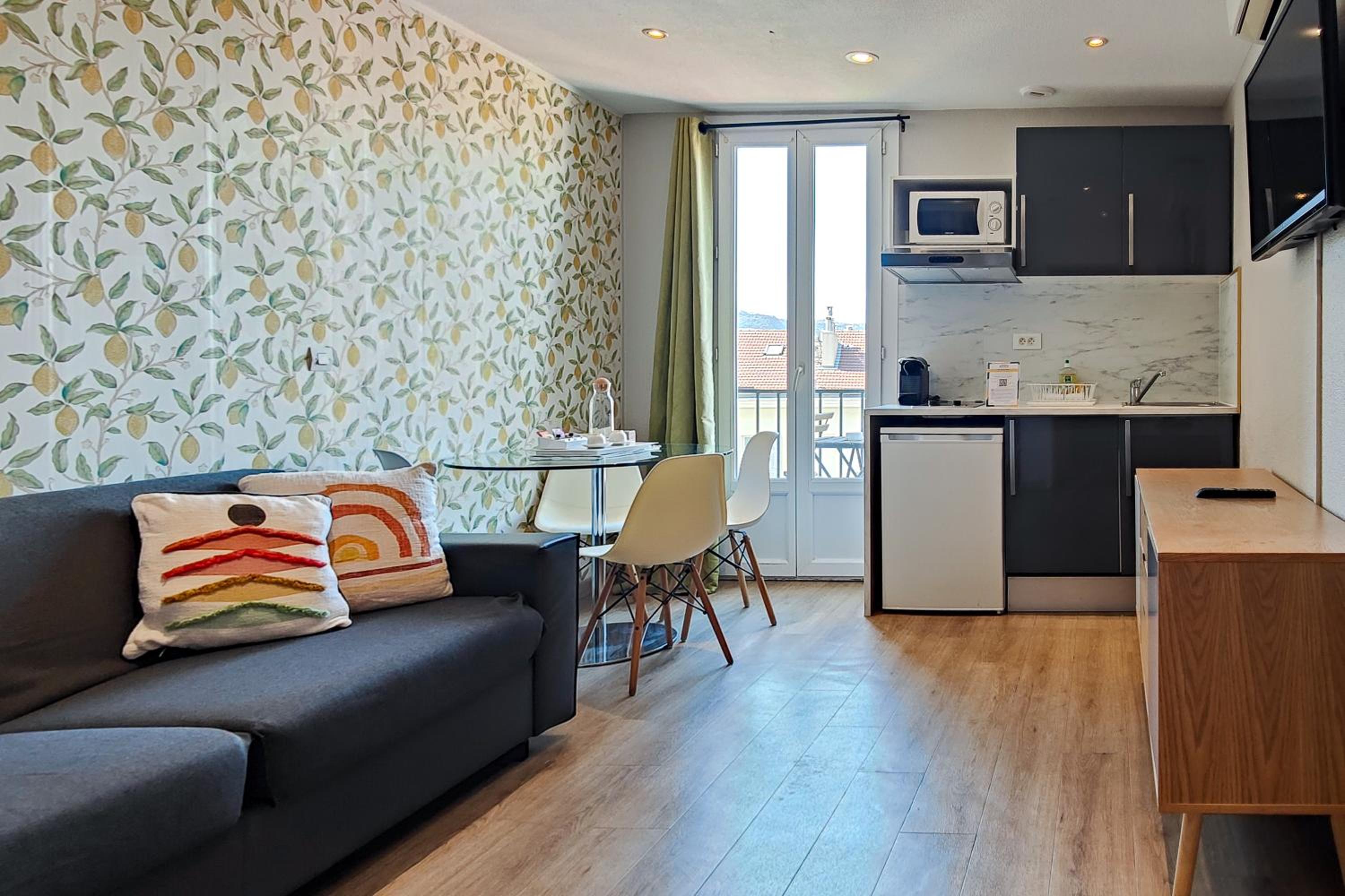 Duplex Apartment with Balcony - Photo 1