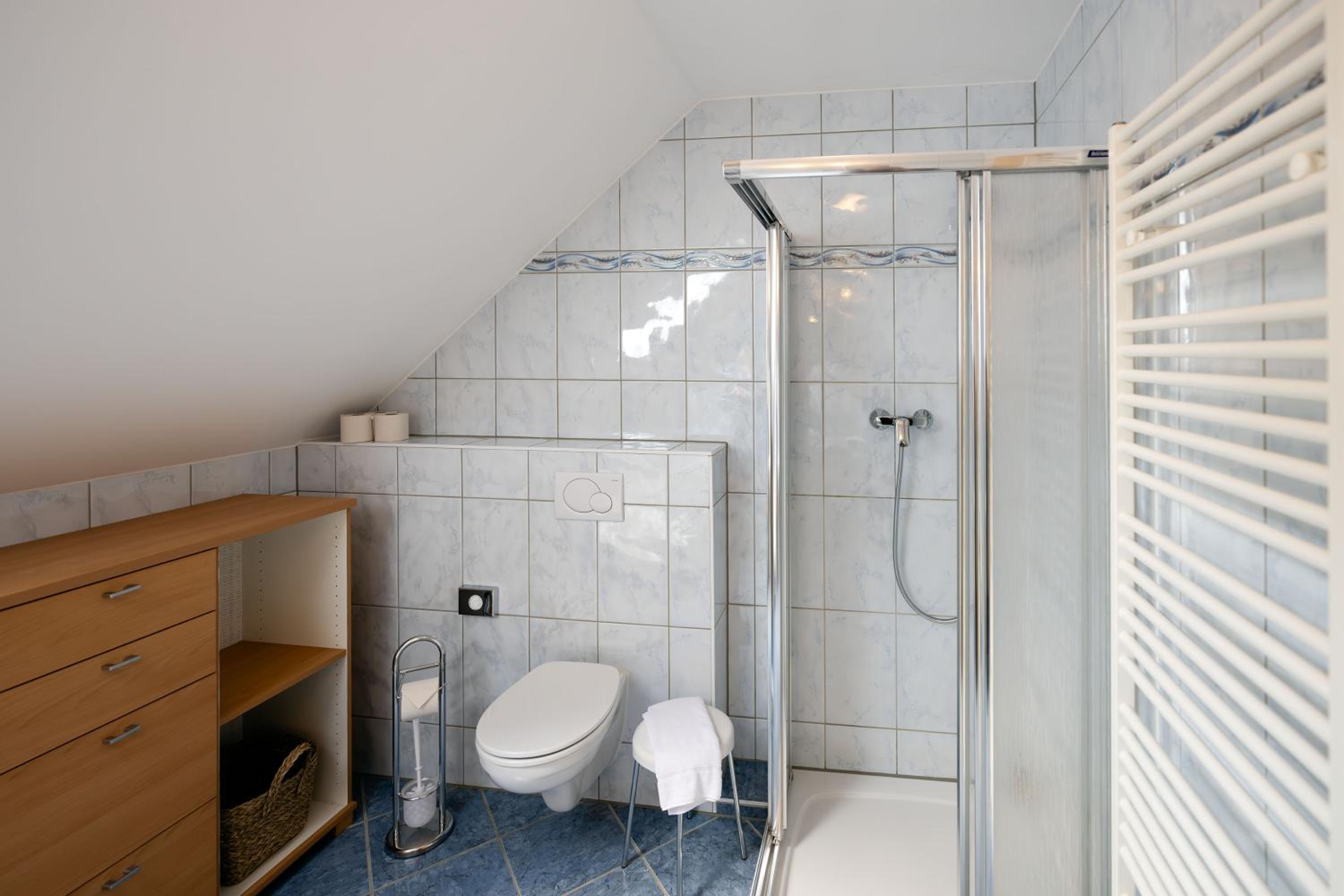 Family suite with 3 bedrooms (3rd floor) in the annex building - Photo 5