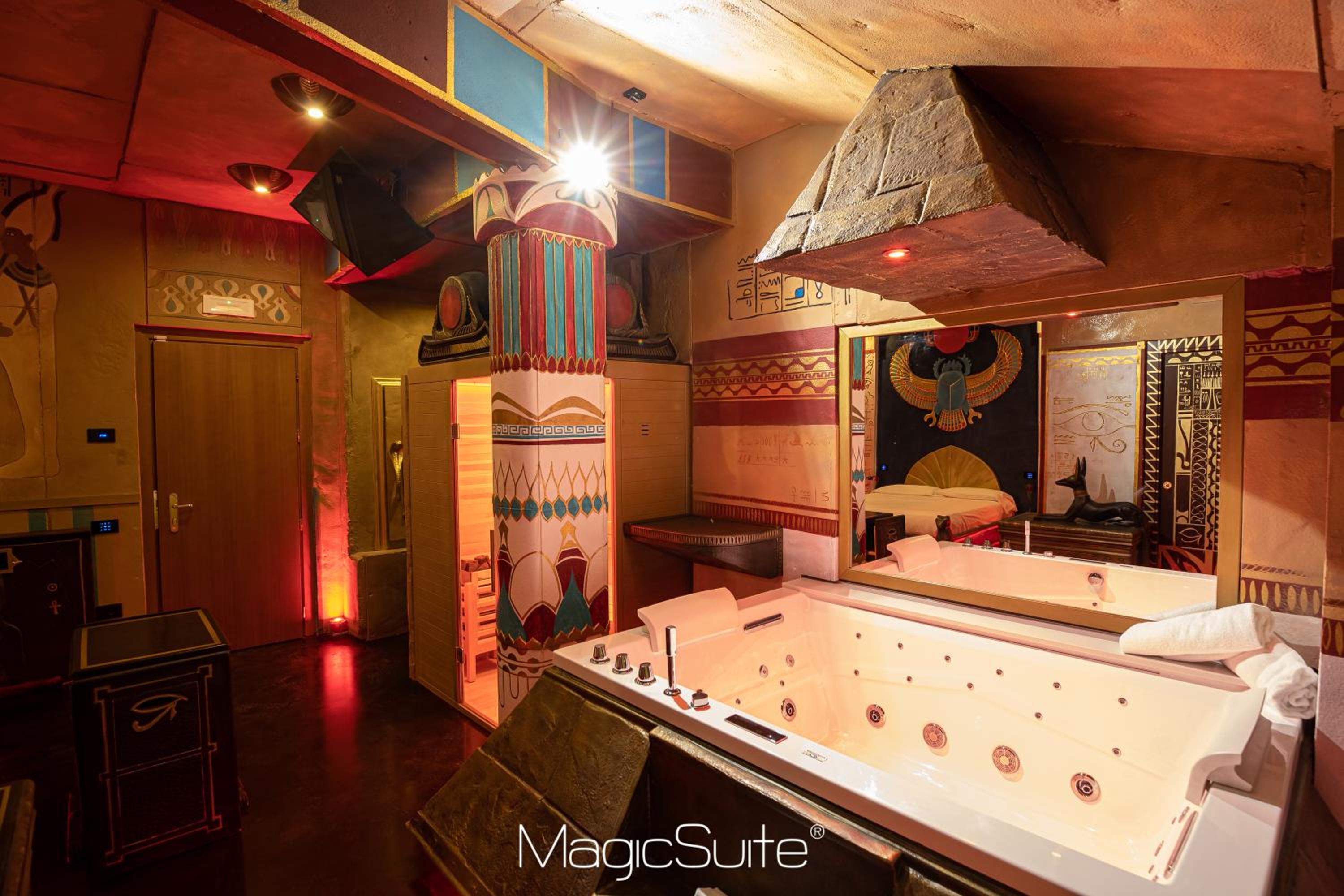 Suite - Photo 5