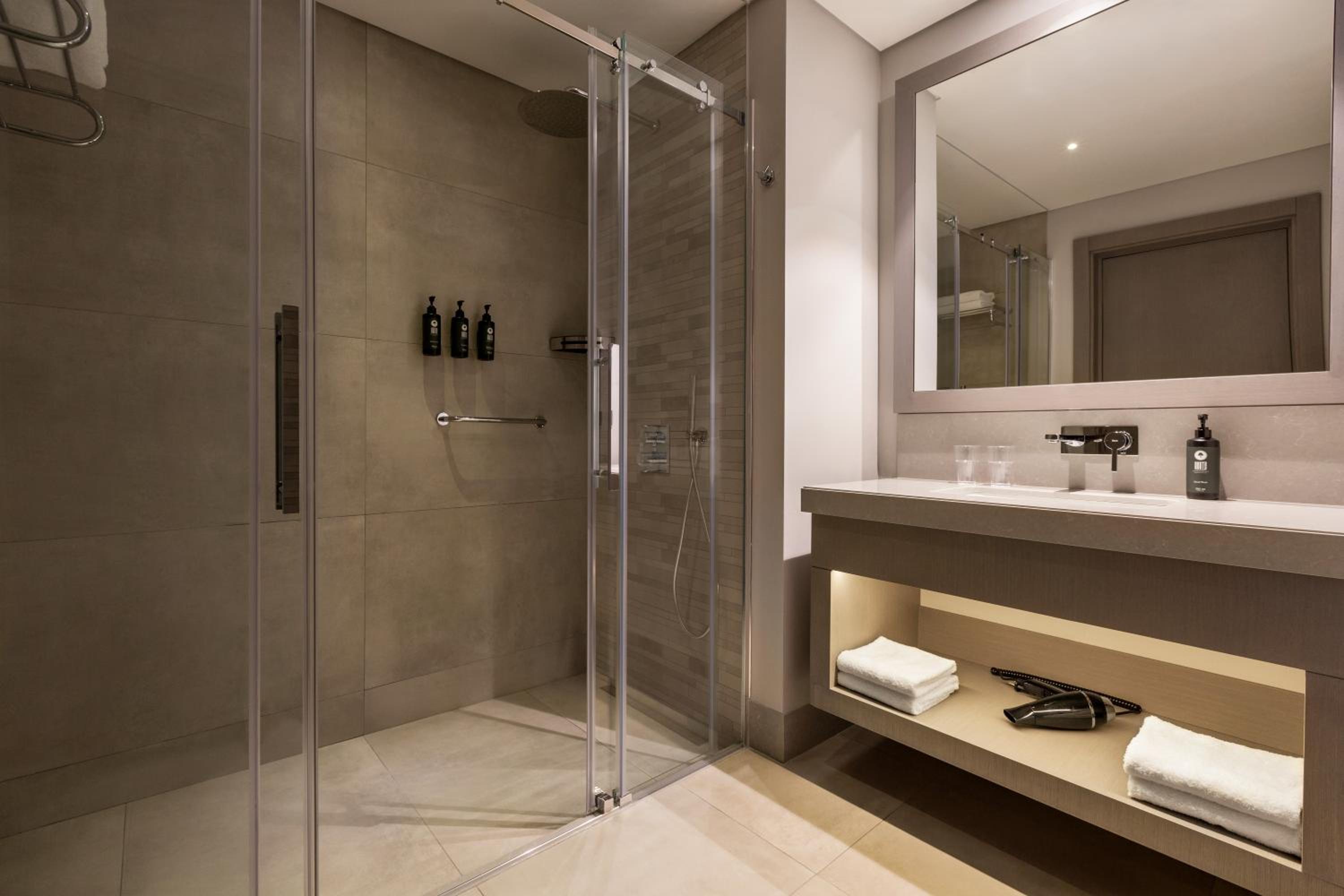 Standard Twin Room with Sea View - Photo 2
