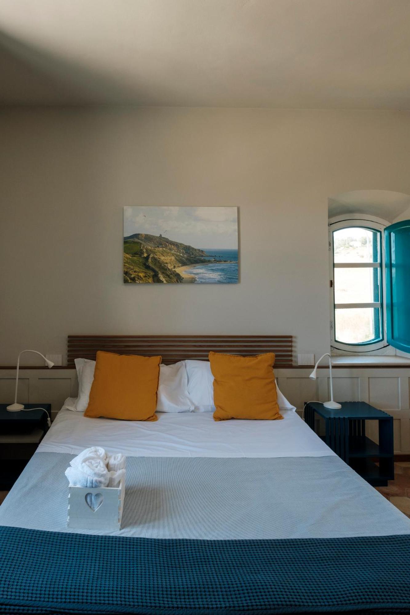 Deluxe Room (2 Adults + 1 Child) photo 3