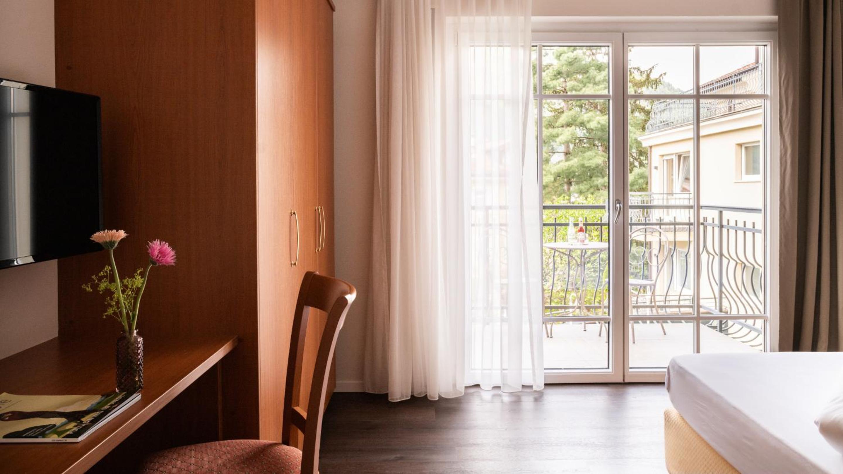 Standard Double Room with Balcony - Flair - Photo 12