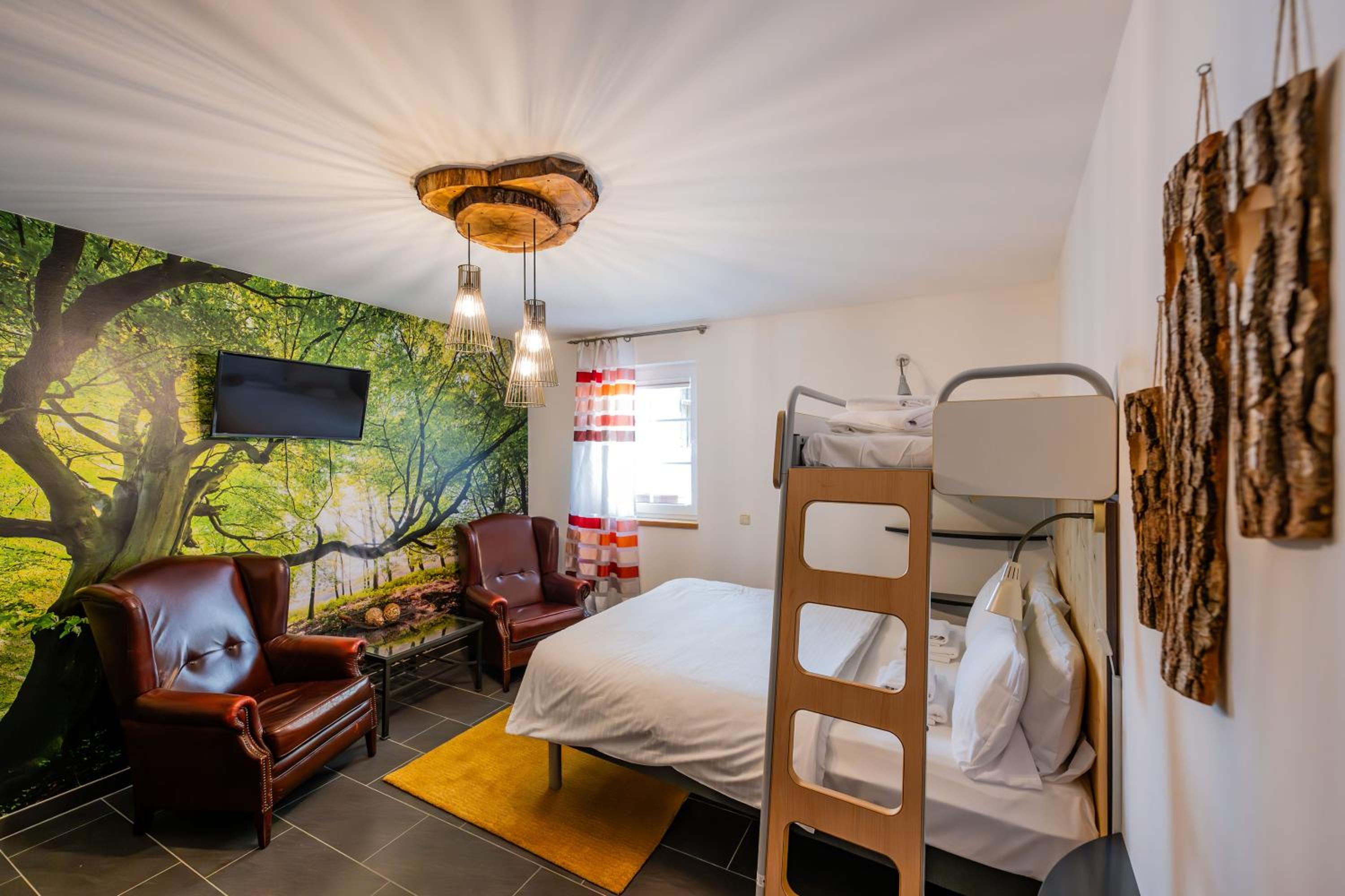 4-bedroom family suite in the annex building - Photo 1