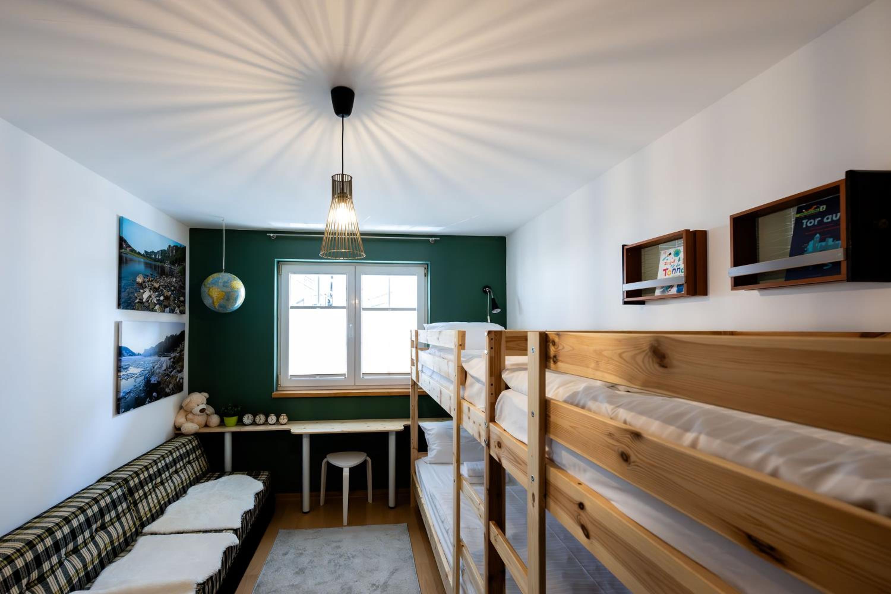 4-bedroom family suite in the annex building - Photo 4