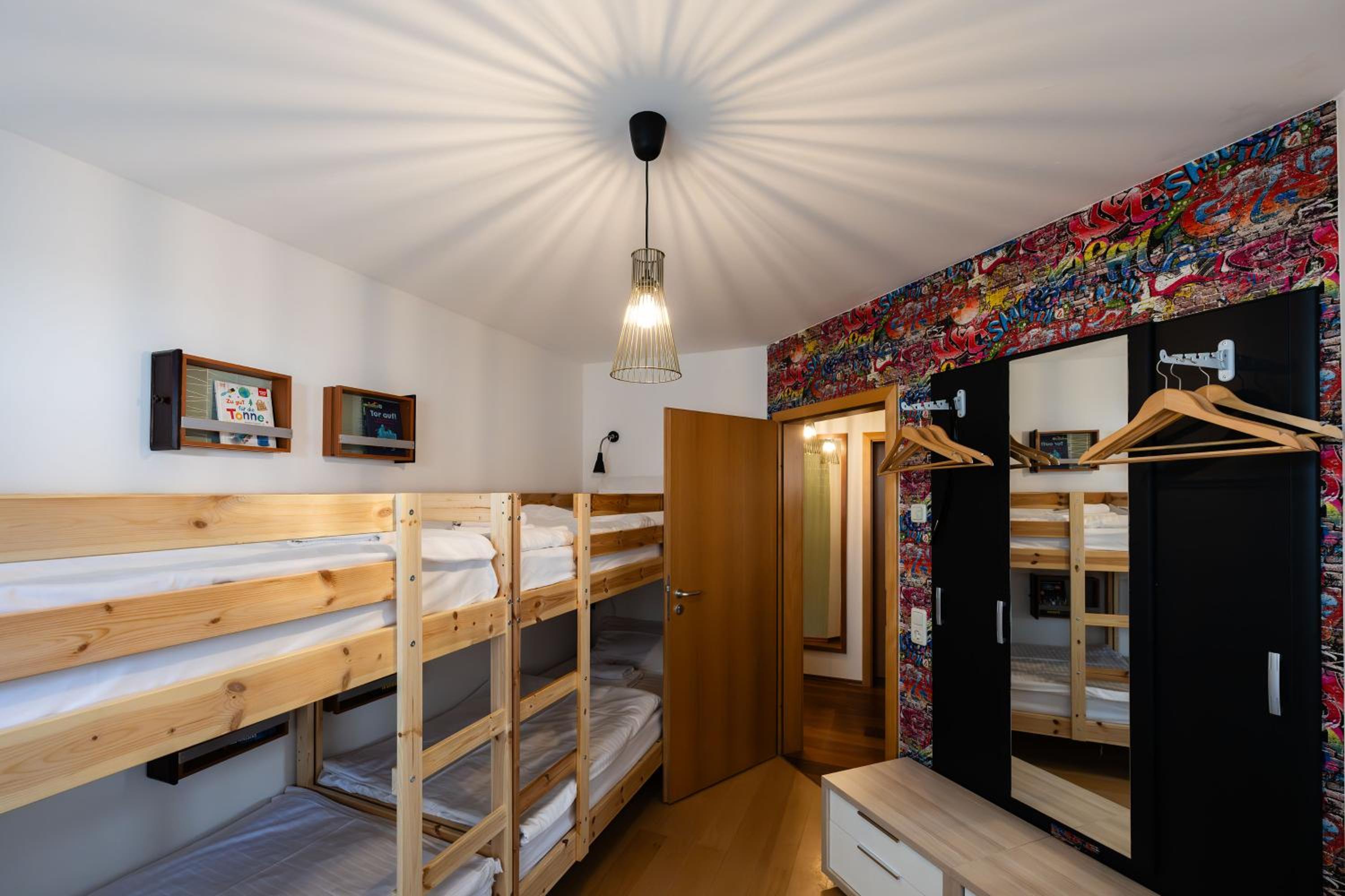 4-bedroom family suite in the annex building - Photo 7