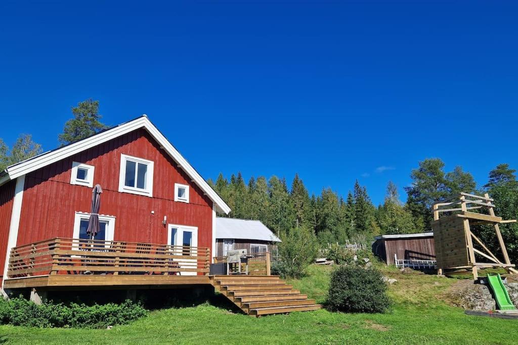 Three-Bedroom House photo 1