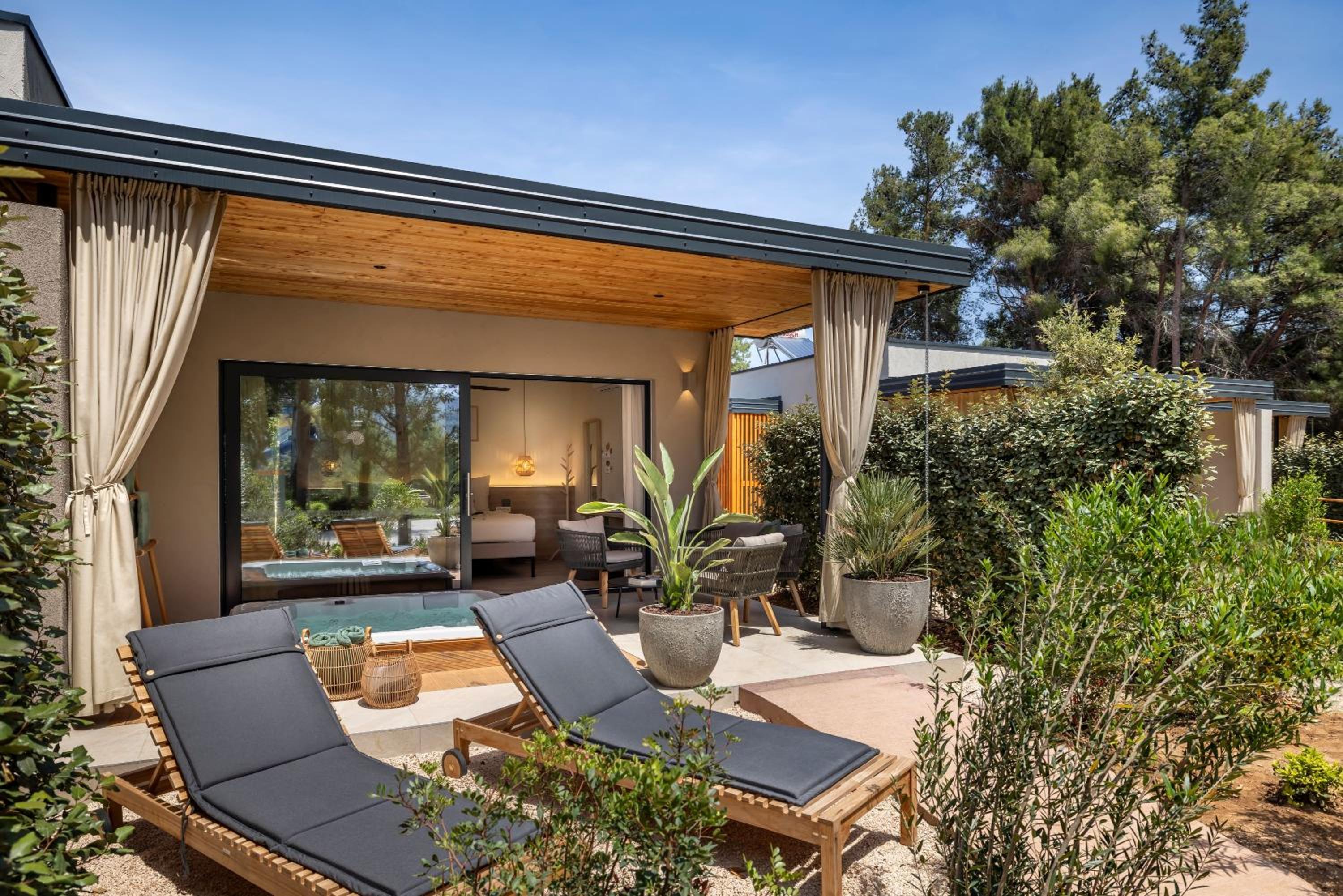 Villa for 2+1 with jacuzzi photo 2