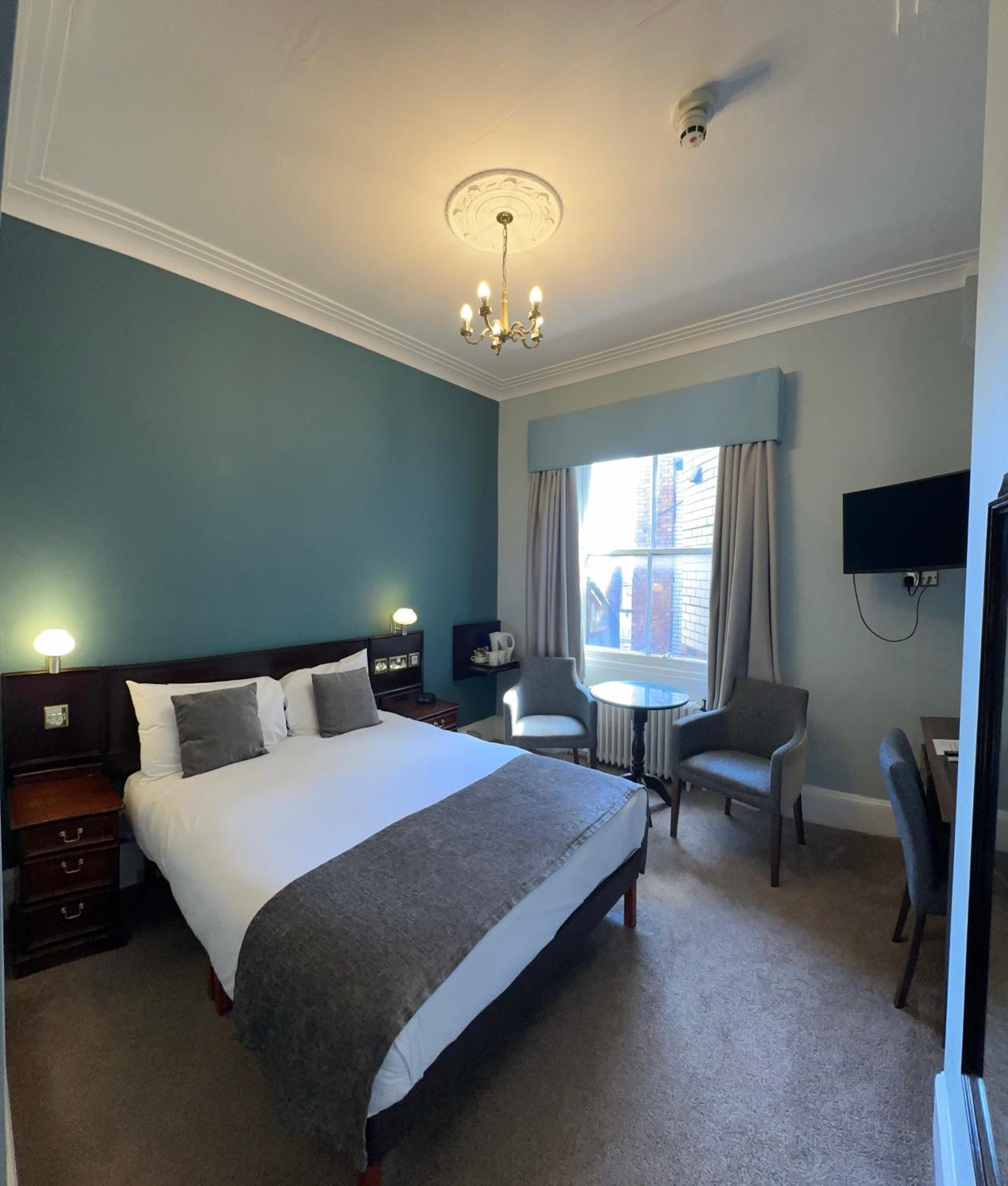 Standard Double Room - Photo 3
