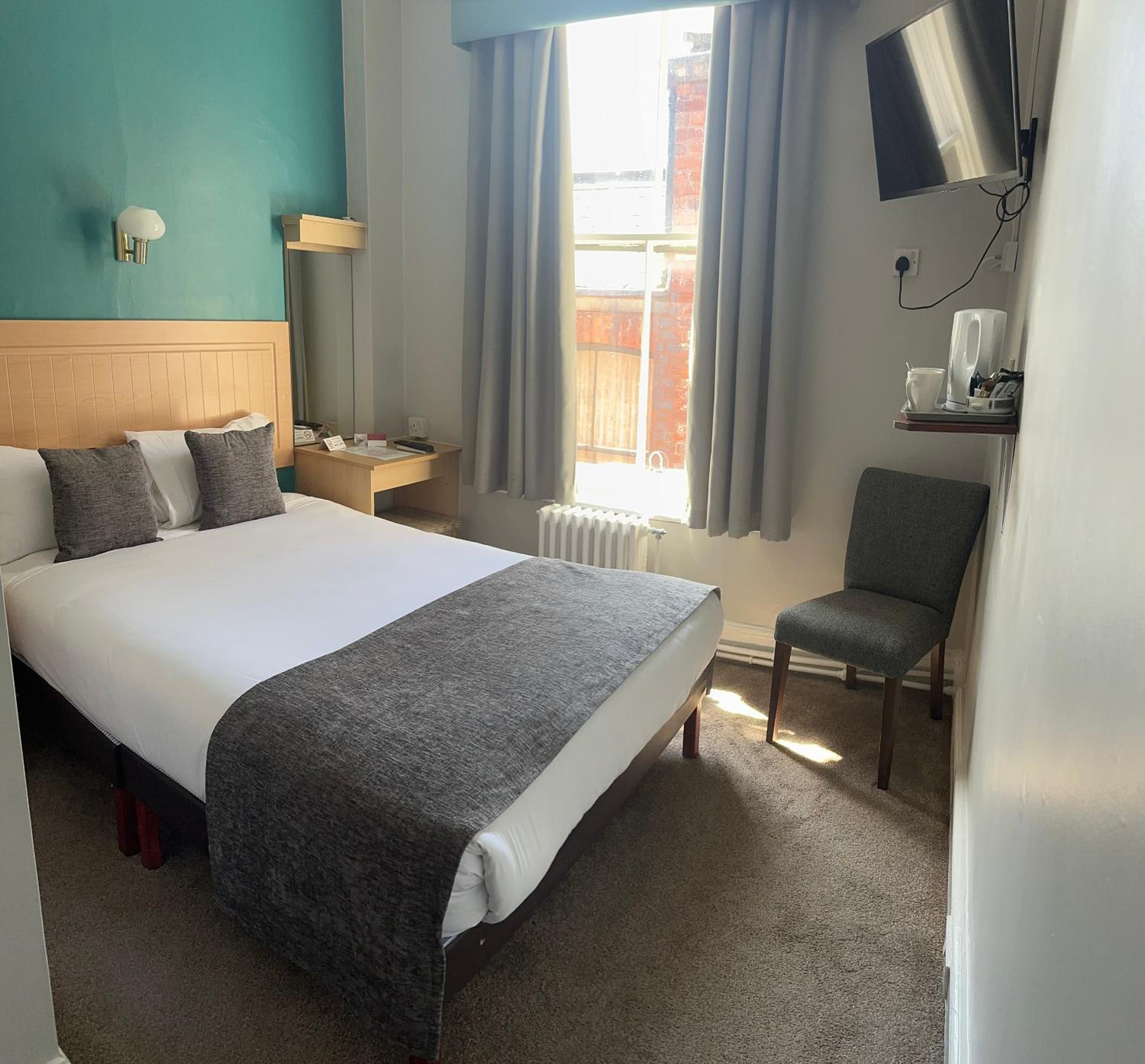 Standard Double Room - Photo 4