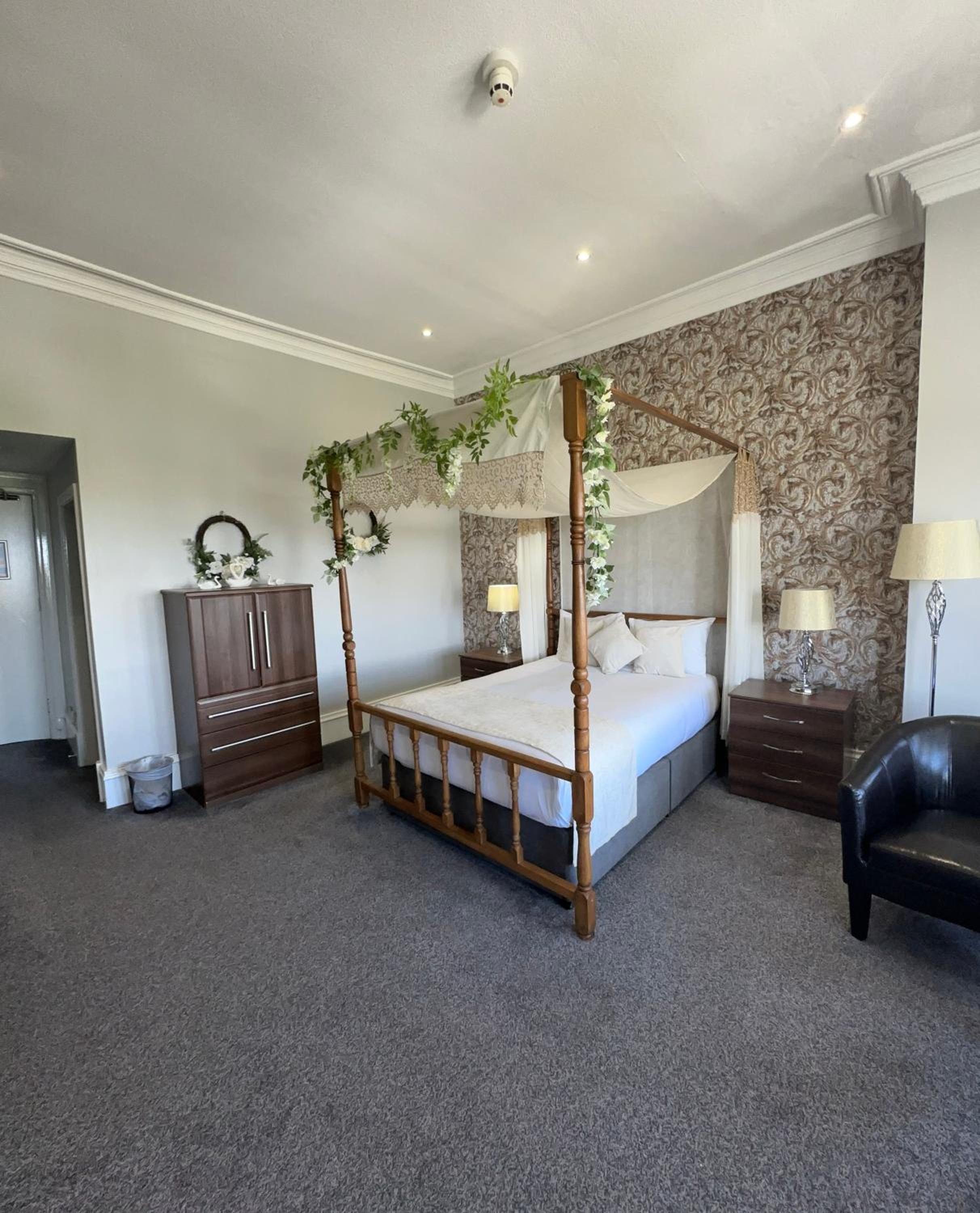 Deluxe Suite - Photo 2