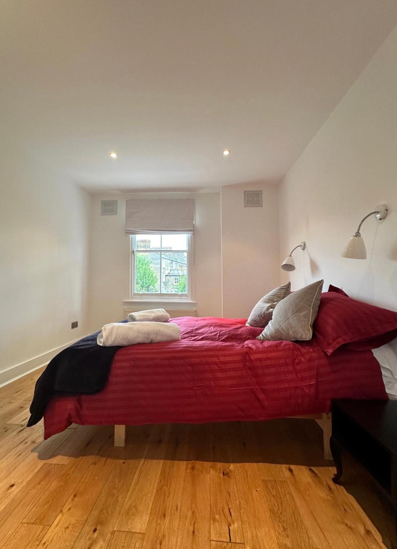 Three-Bedroom Apartment photo 1