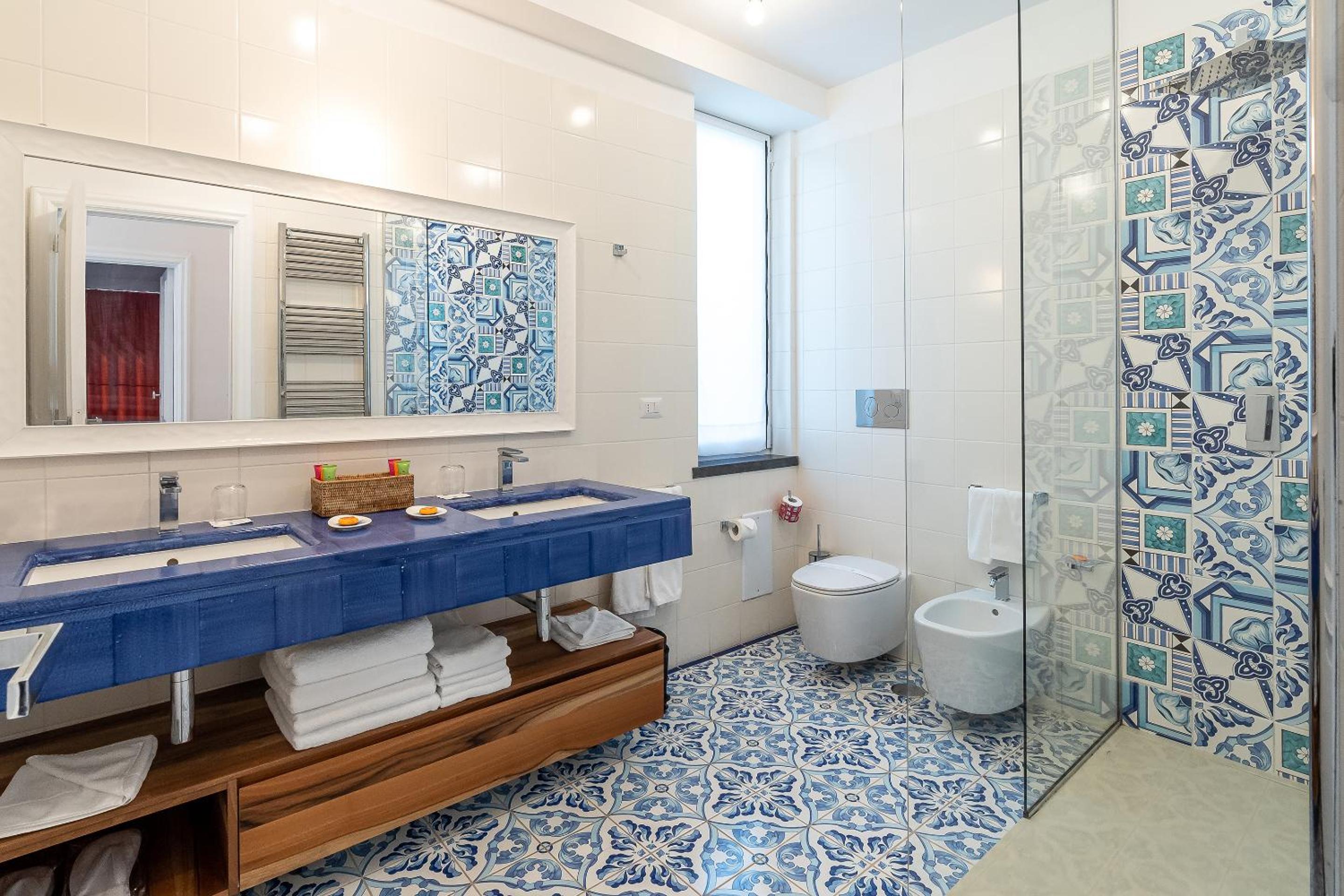 Villa with Private Pool - Photo 2