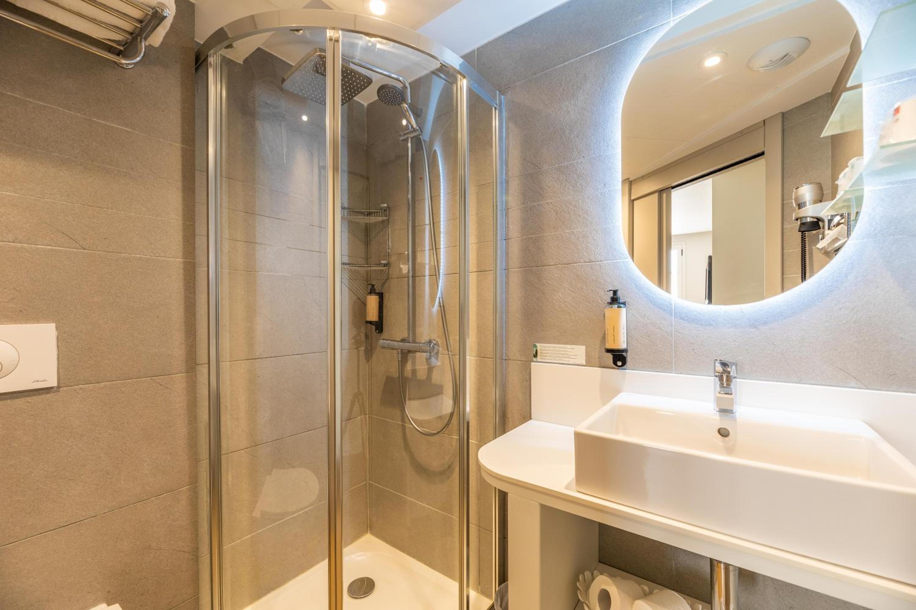 Double Room - "Côté sud with city view" - Photo 9