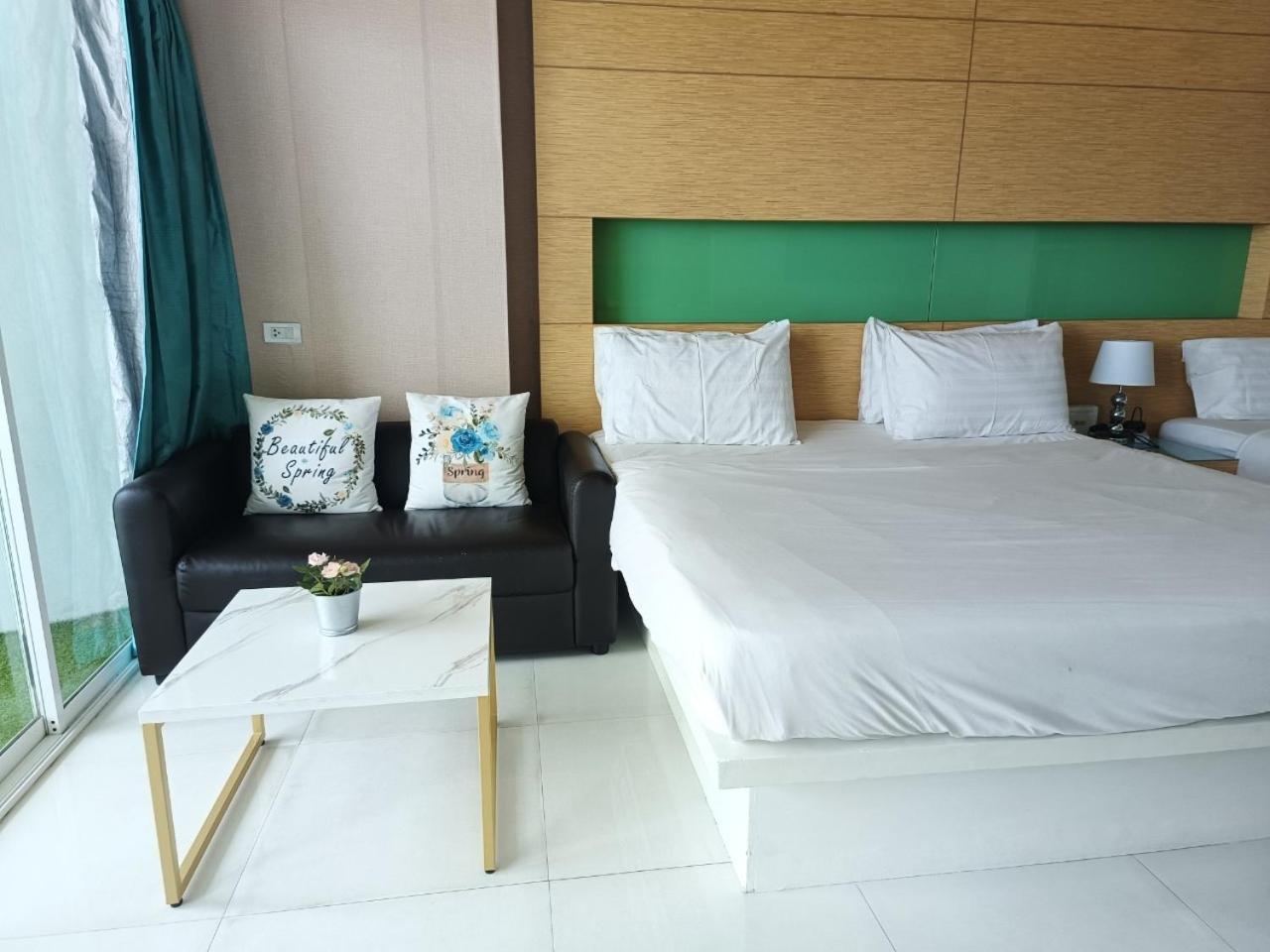 Studio Apartment - Photo 20
