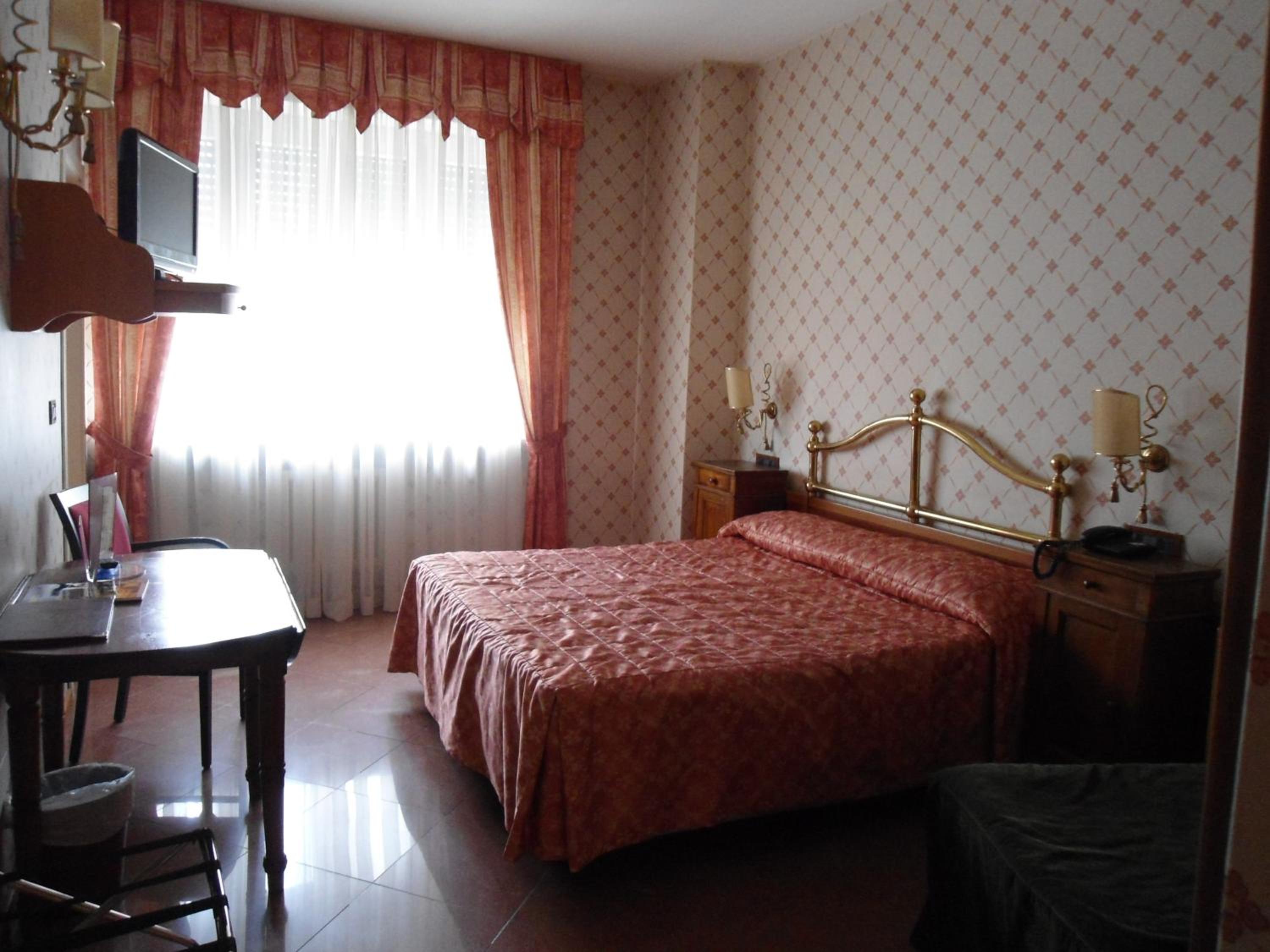 Double or Twin Room - Photo 1