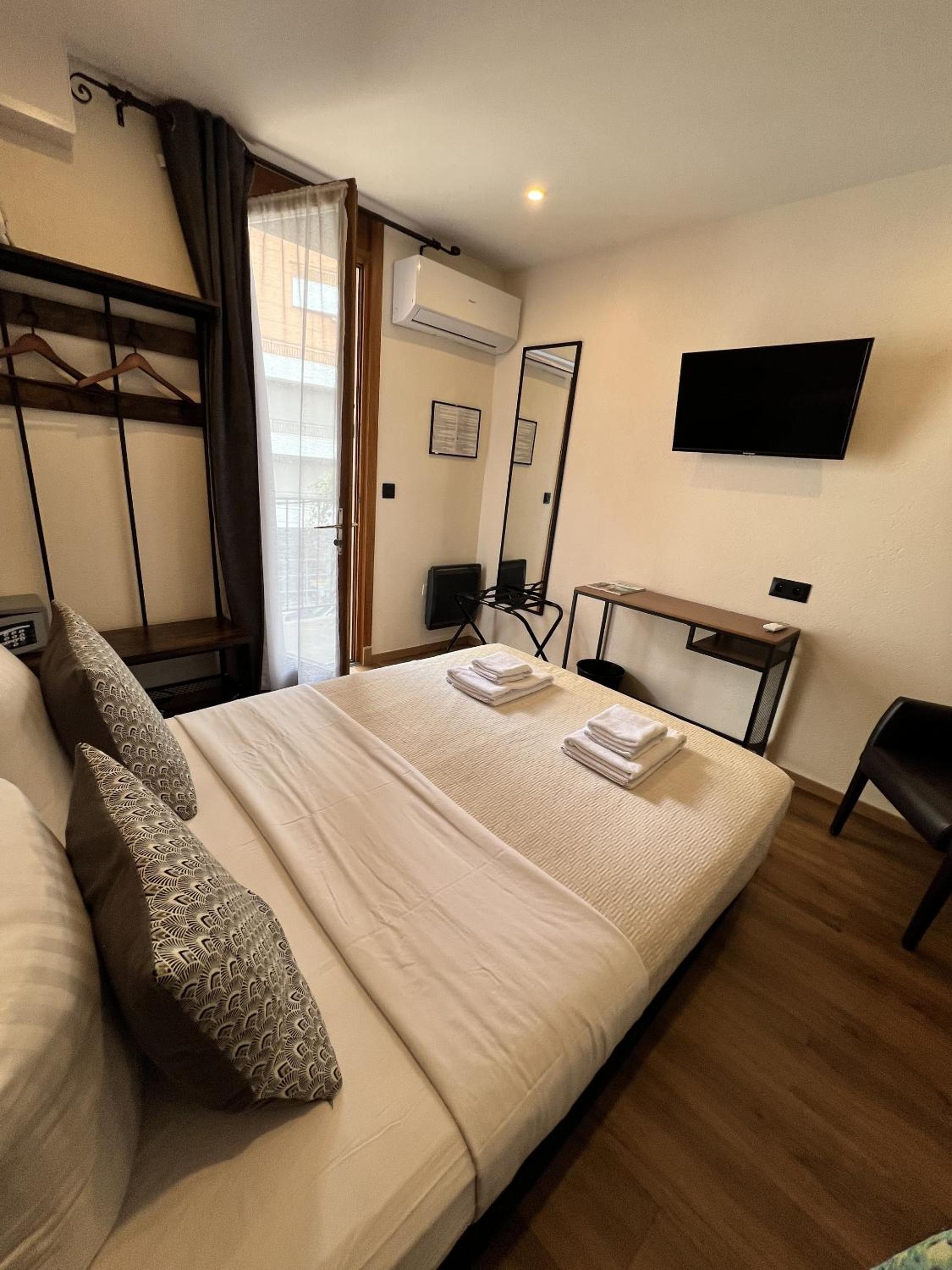 Comfort Double room with Air conditionning photo 3