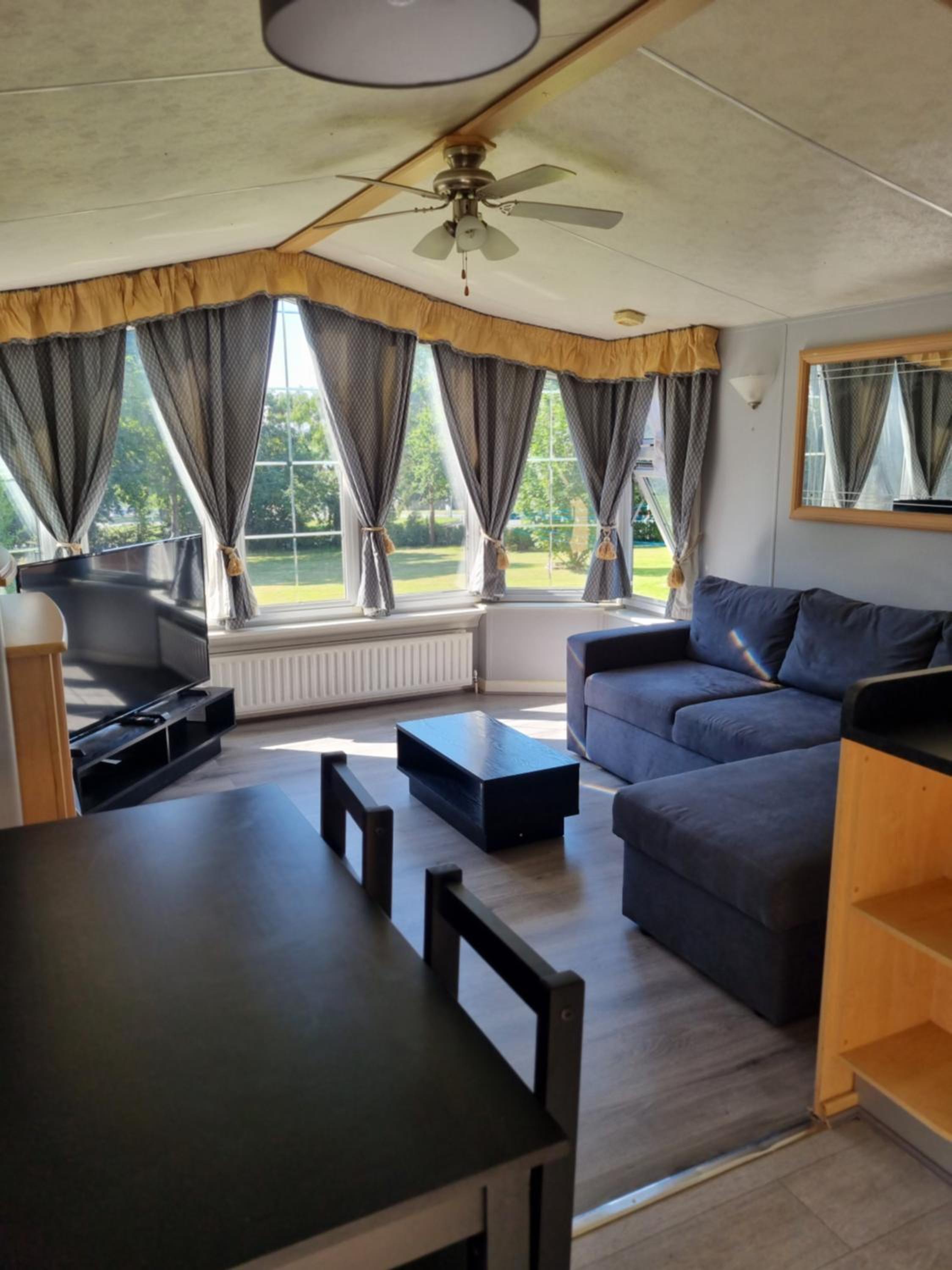 Mobile Home photo 1