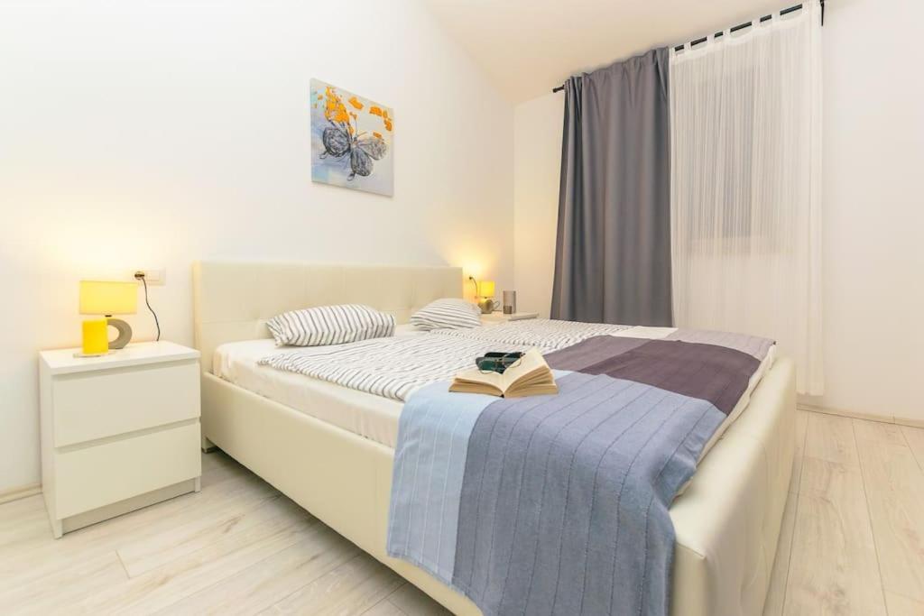 Villa photo 1