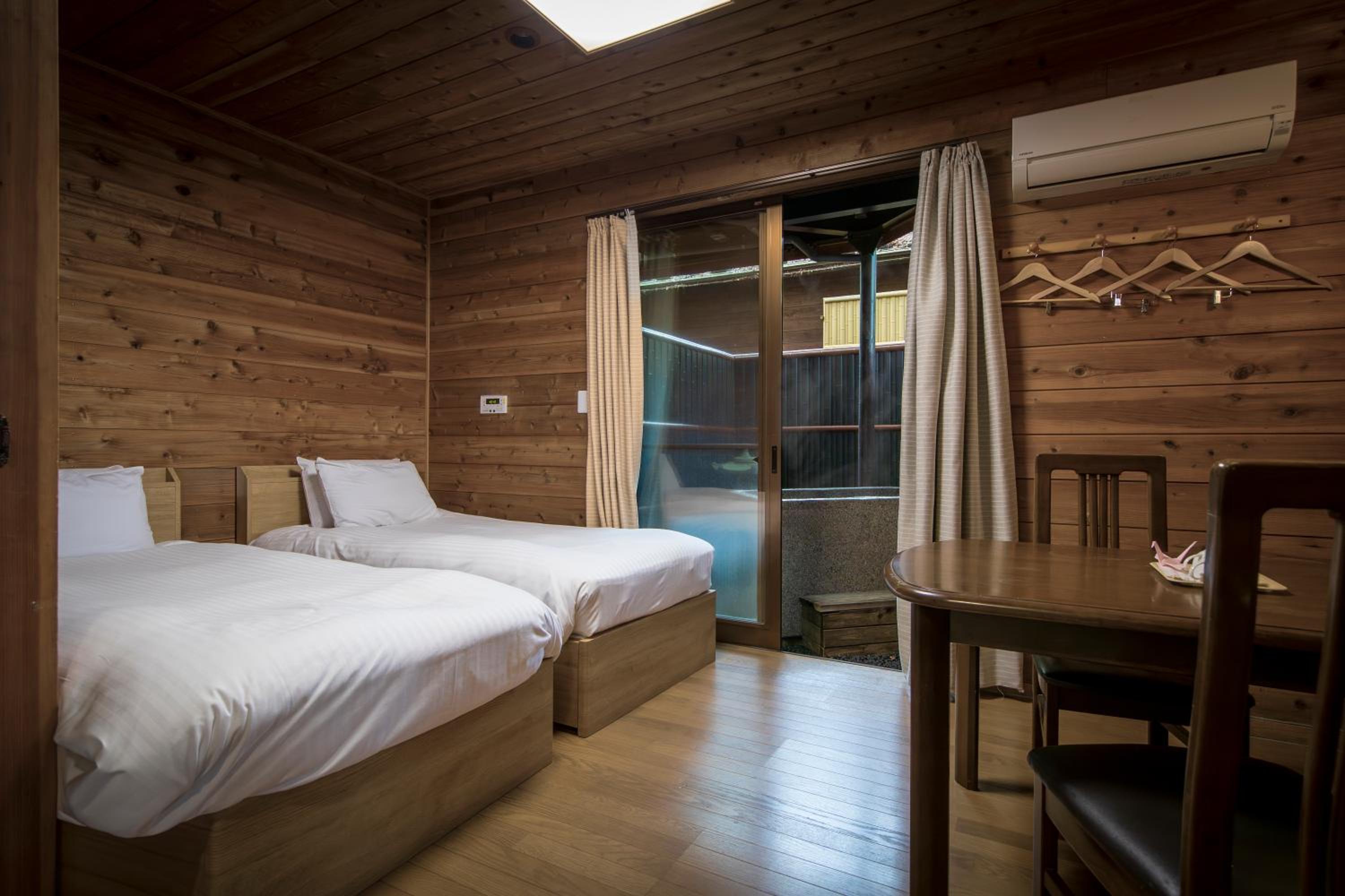 Cottage Twin Room With Open Air Stone Bath Tower B
