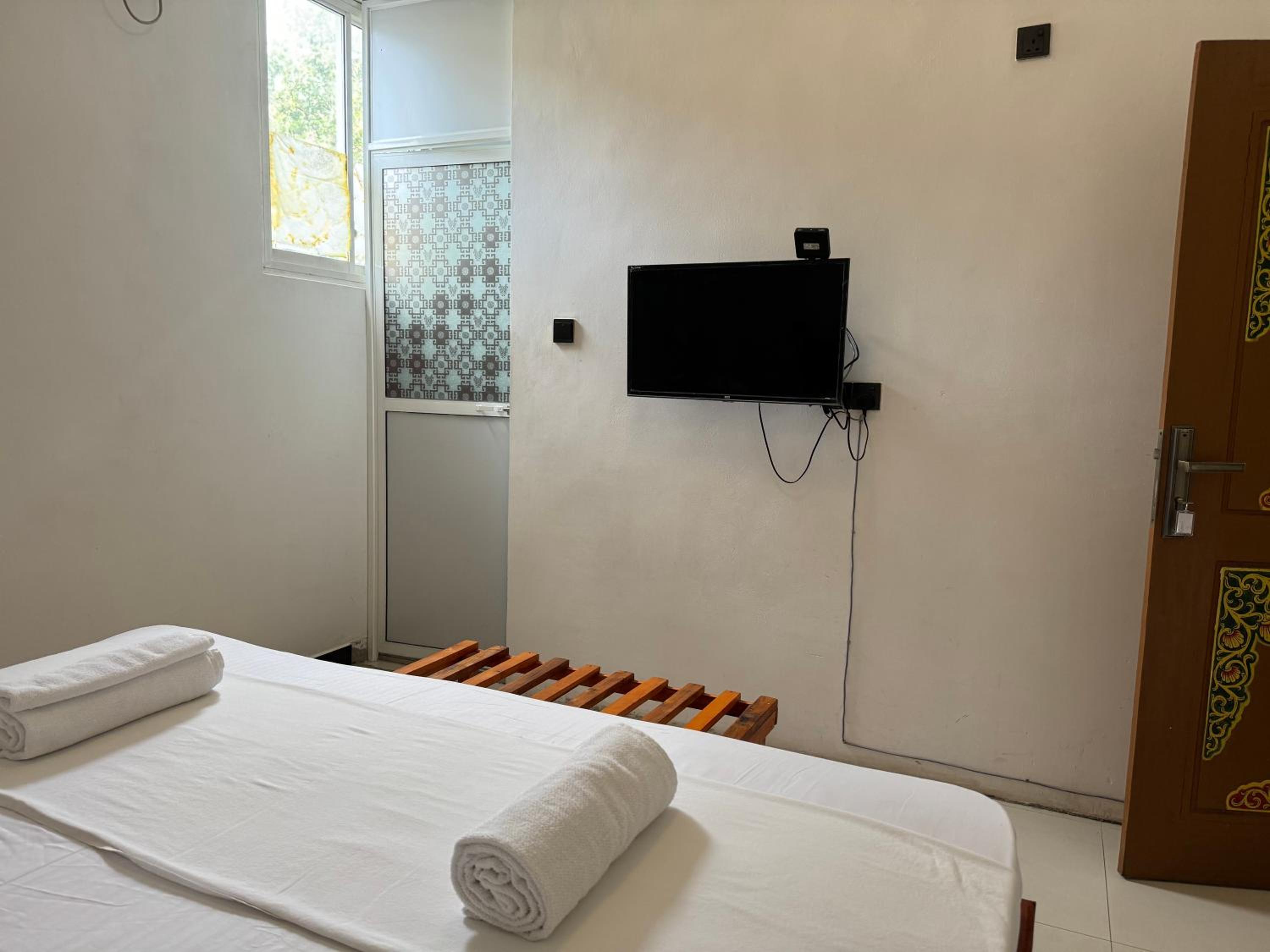 Budget Double Room photo 2